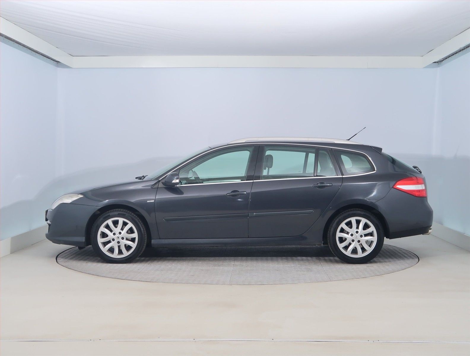 Renault Laguna, 2.0 dCi, Kožené sedačky - fotka 3