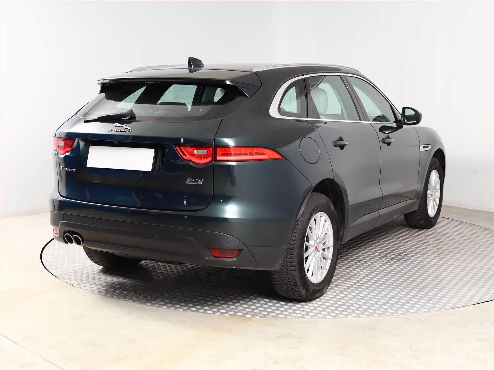 Jaguar F-Pace, 20d AWD, Automat, Serv.kniha - fotka 5