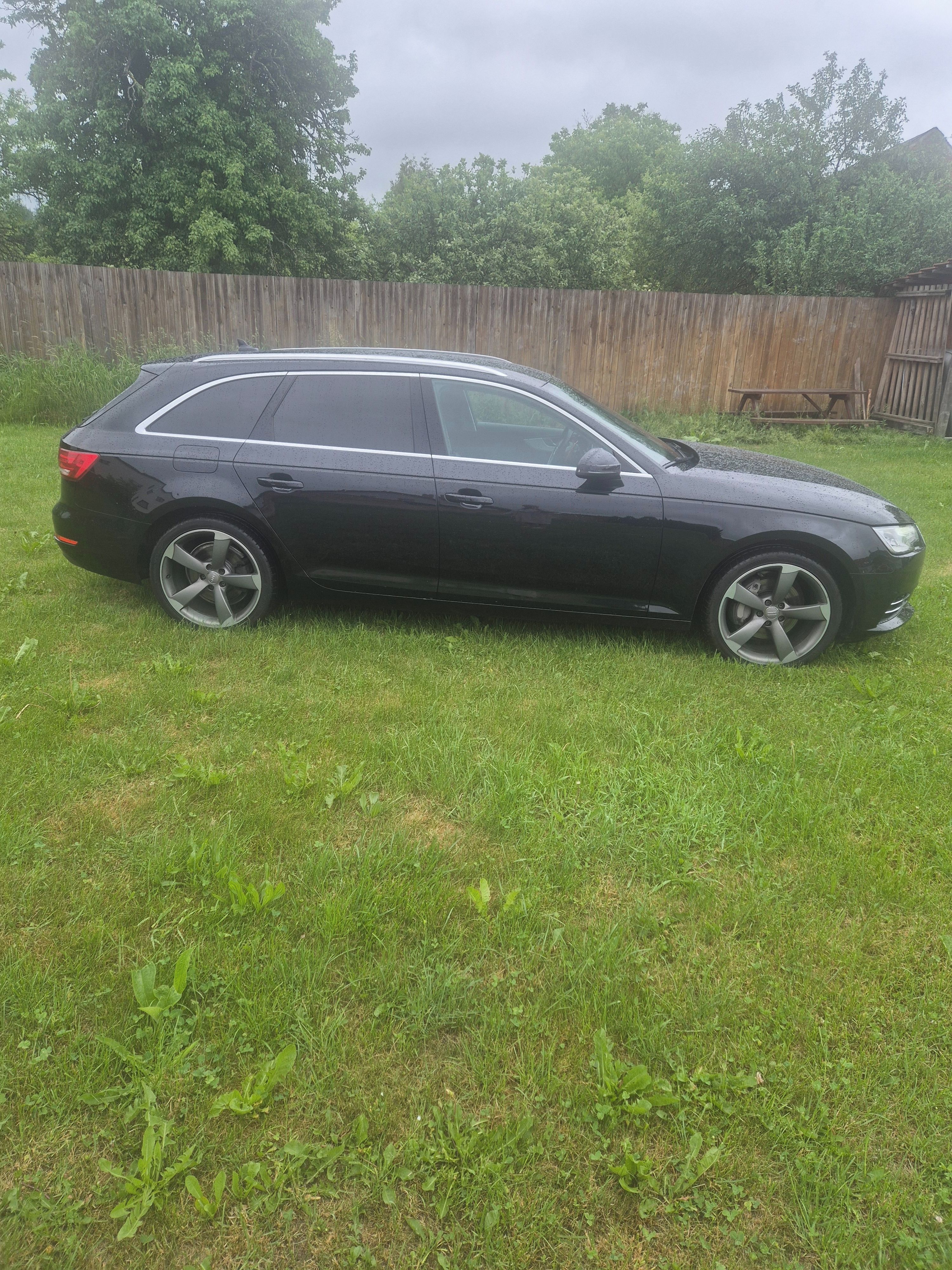 Audi A4, 2.0 TDi 140 Kw - fotka 4