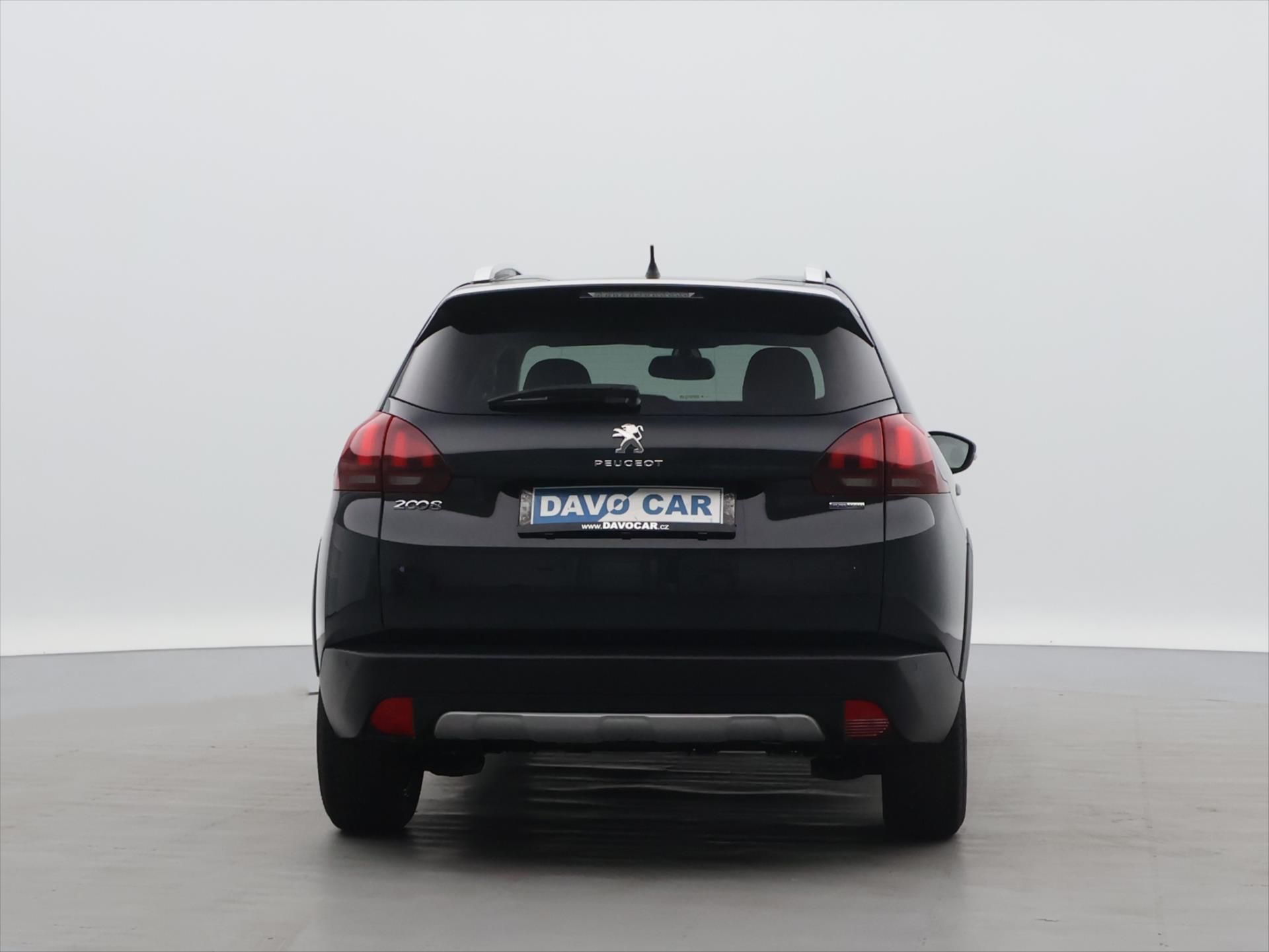 Peugeot 2008, 1,2 Puretech 81kW Allure - fotka 6