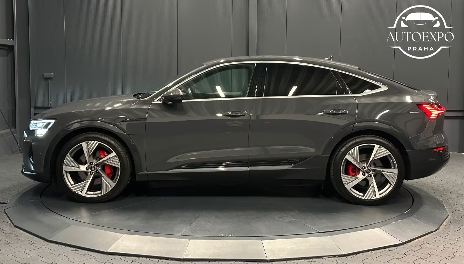 Audi Q8 e-tron, Sportback 50 quattro - fotka 4
