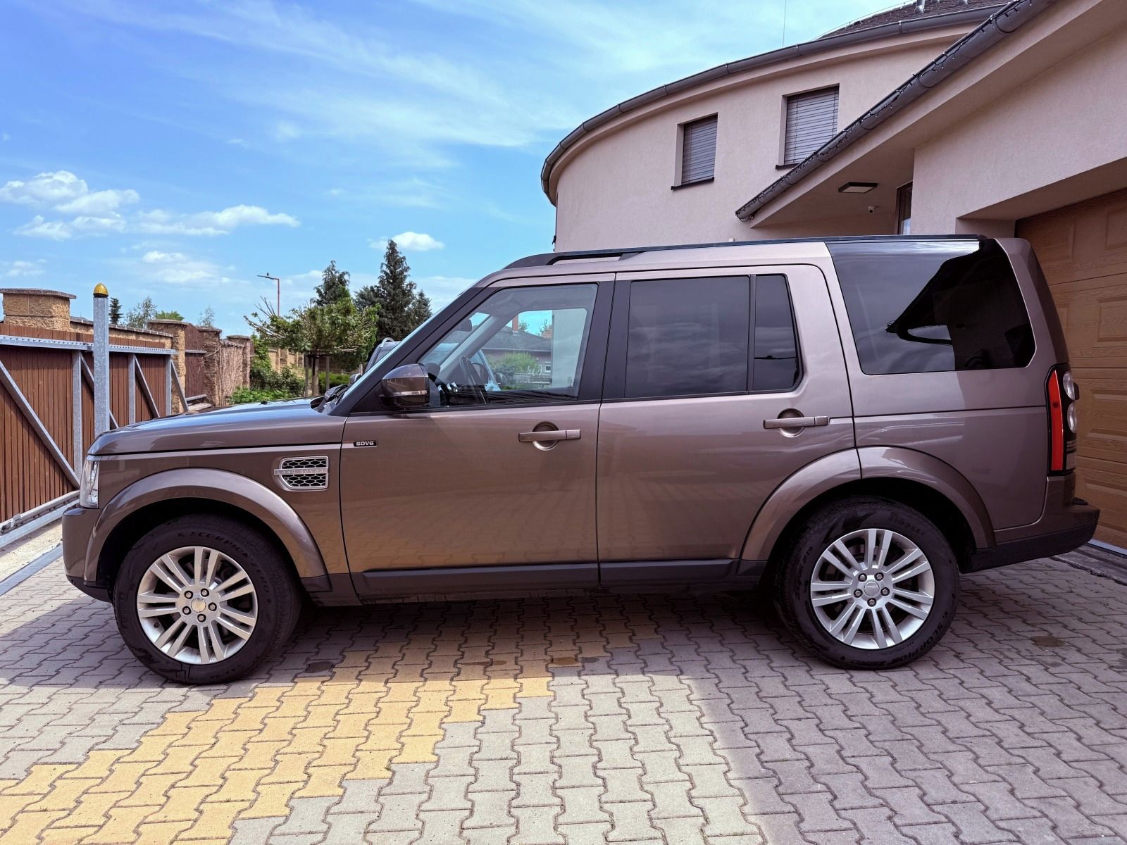 Land Rover Discovery, HSE l perfektní motor - fotka 3