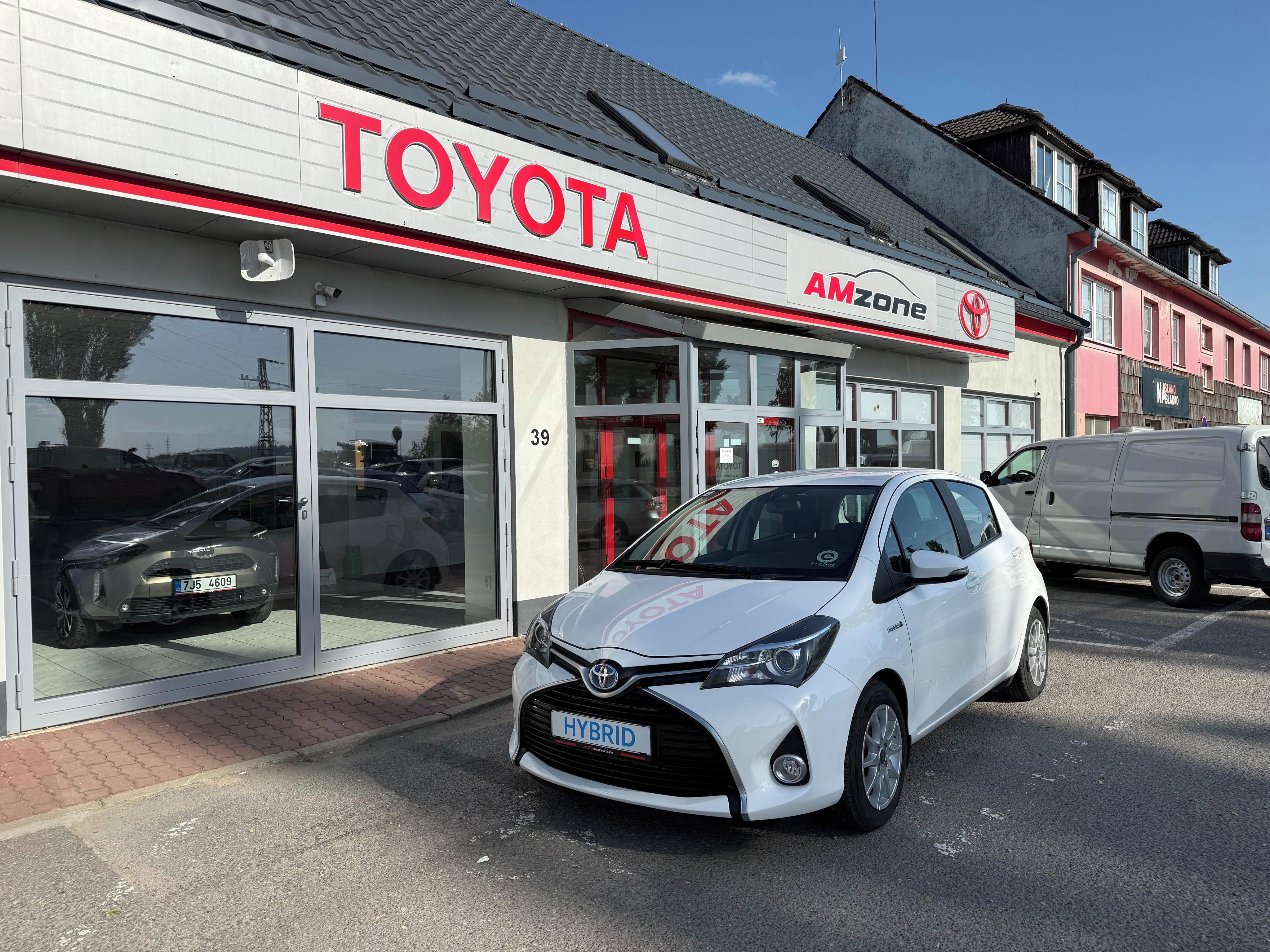 Toyota Yaris, 1,5 HSD e - CVT Comfort - fotka 2