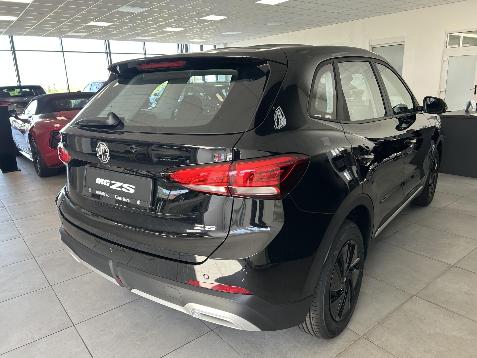 MG ZS, 1,5 HEV ESSENTIAL - fotka 4