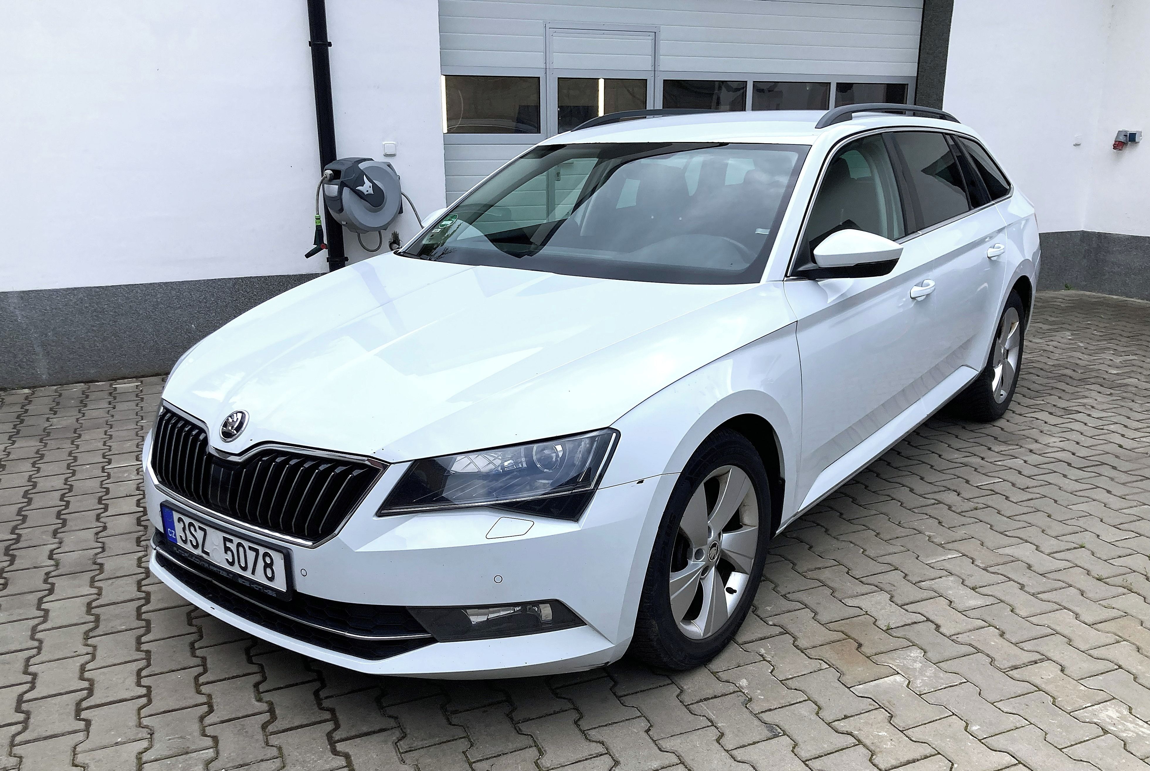 Škoda Superb, 2.0 TDI, 110kW, 4x4 - fotka 2