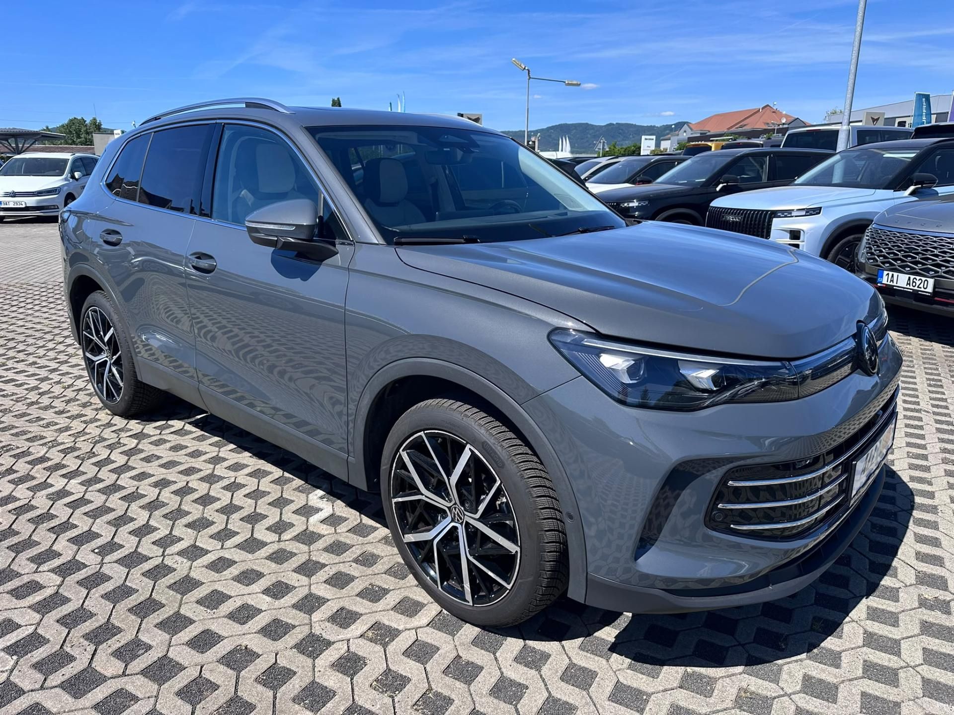Volkswagen Tiguan, 2.0 TDI 4MOTION DSG Elegance - fotka 4