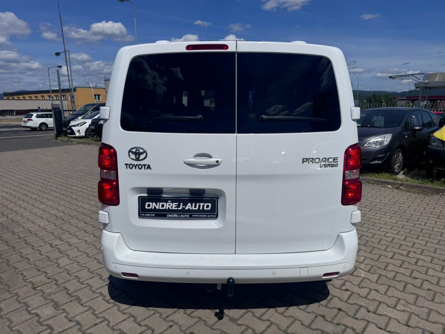 Toyota Proace Verso, 1,6D 85 KW 9 MÍST TAŽNÉ STK - fotka 5