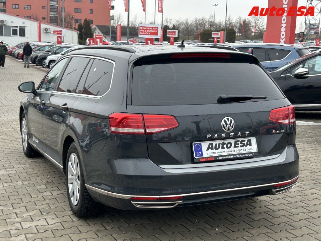 Volkswagen Passat, 2.0TDi 4x4,Navi,park.čidla - fotka 6