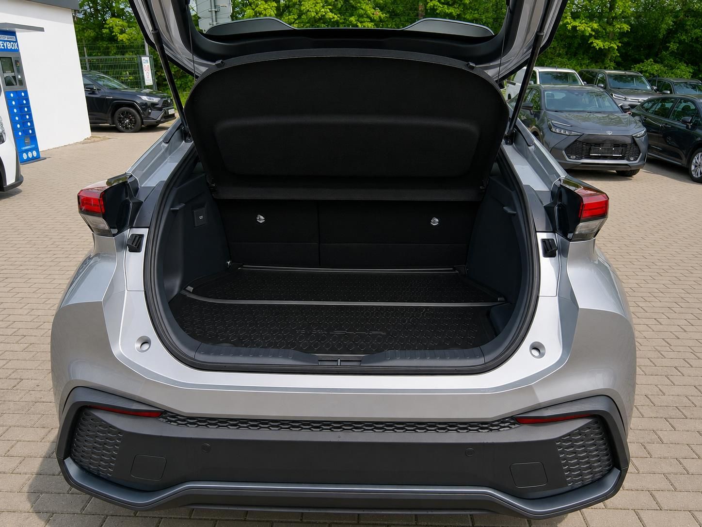 Toyota C-HR, 2.0 PHEV STYLE - fotka 6