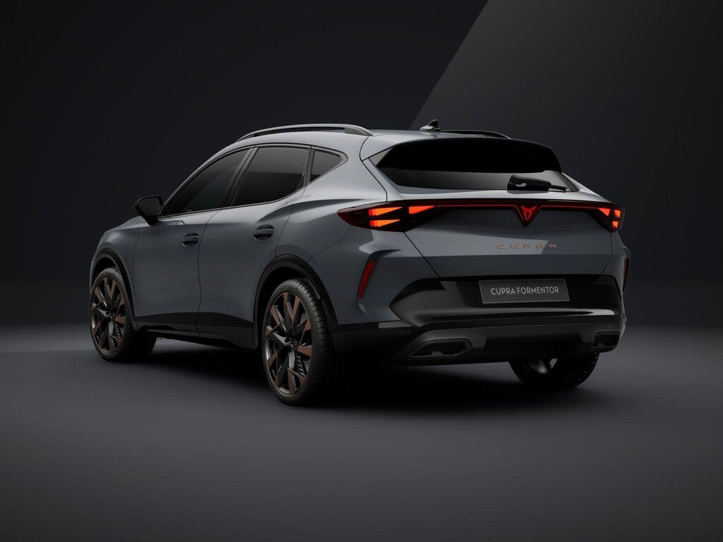 Cupra Formentor, 2.0TSI 150kW DSG 4WD - fotka 3