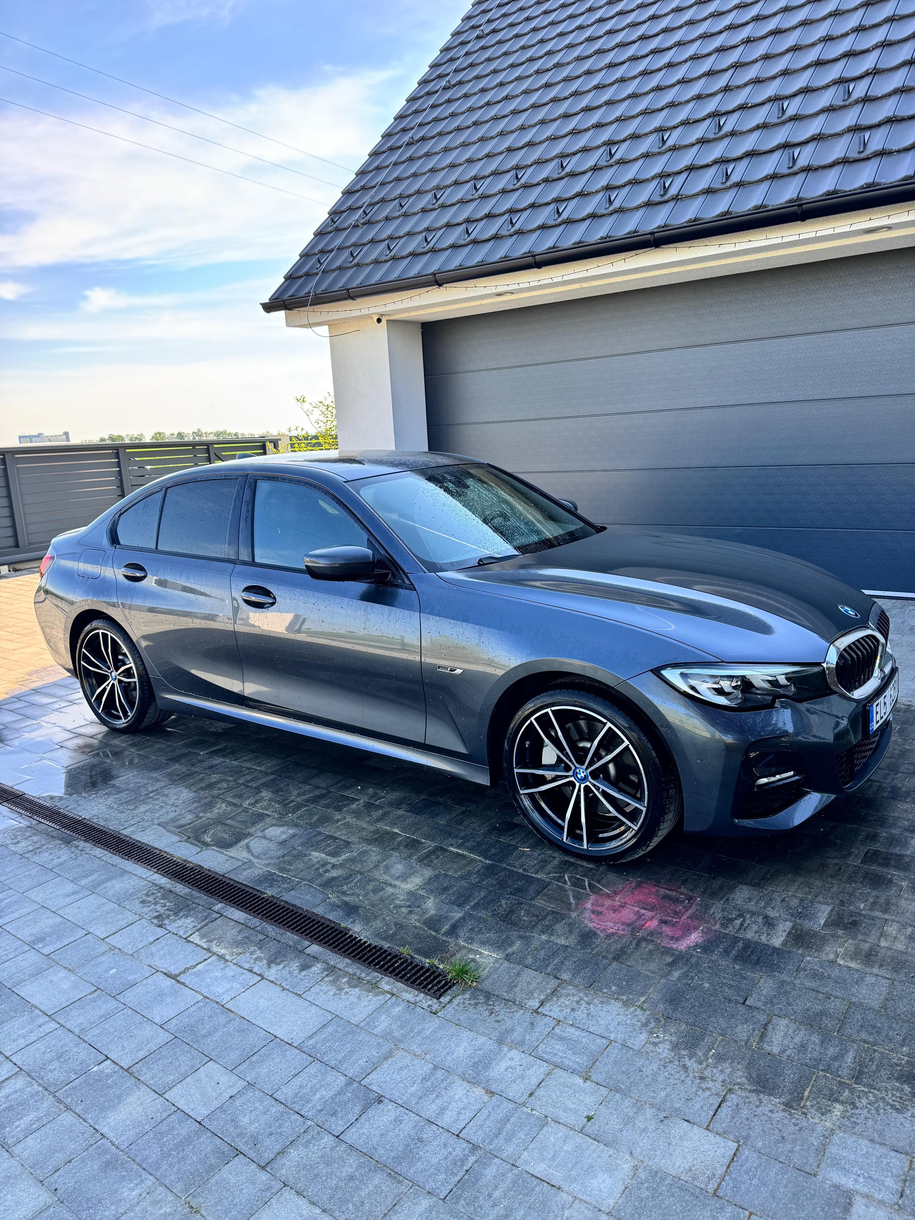 BMW Řada 3, 330e, M-Paket, el. tažné - fotka 2