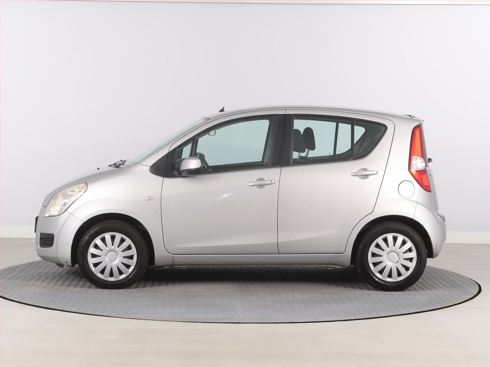 Suzuki Splash, 1.2 16V, po STK, jezdí výborně - fotka 3