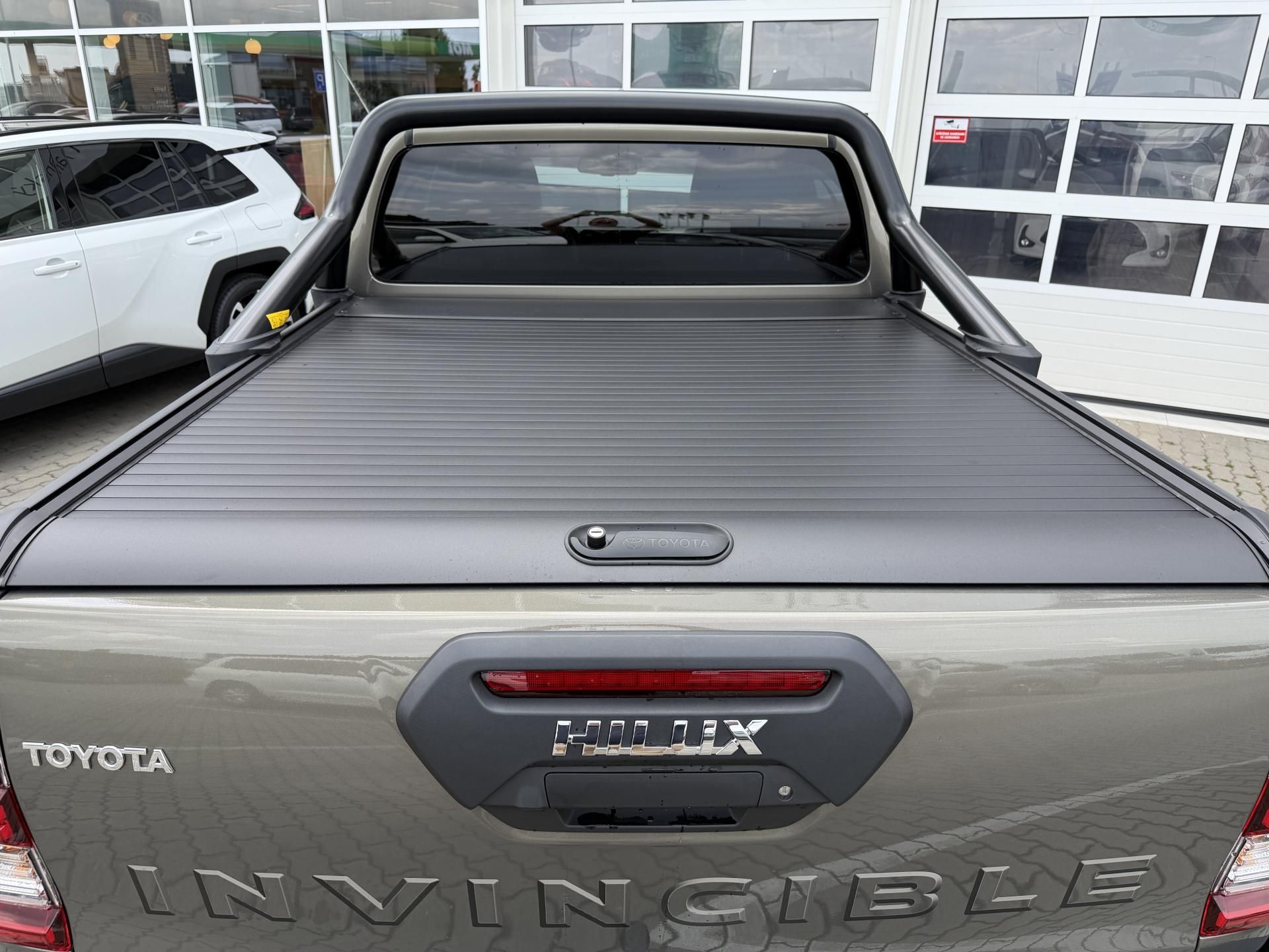 Toyota Hilux, 2.8 D 6A/T 48W INVINCIBLE 4X4 - fotka 6