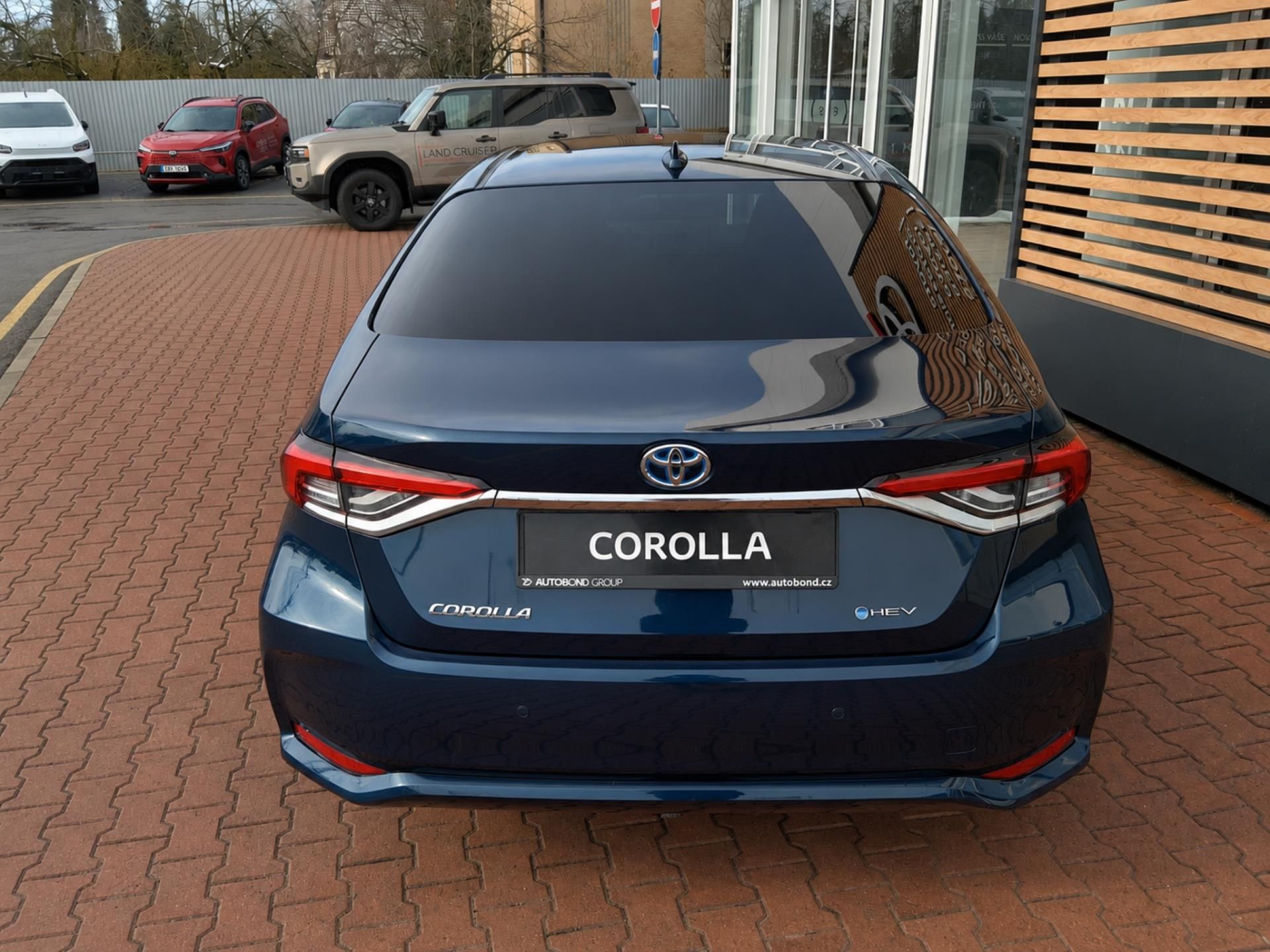 Toyota Corolla, 1,8 HEV 140K STYLE - fotka 6