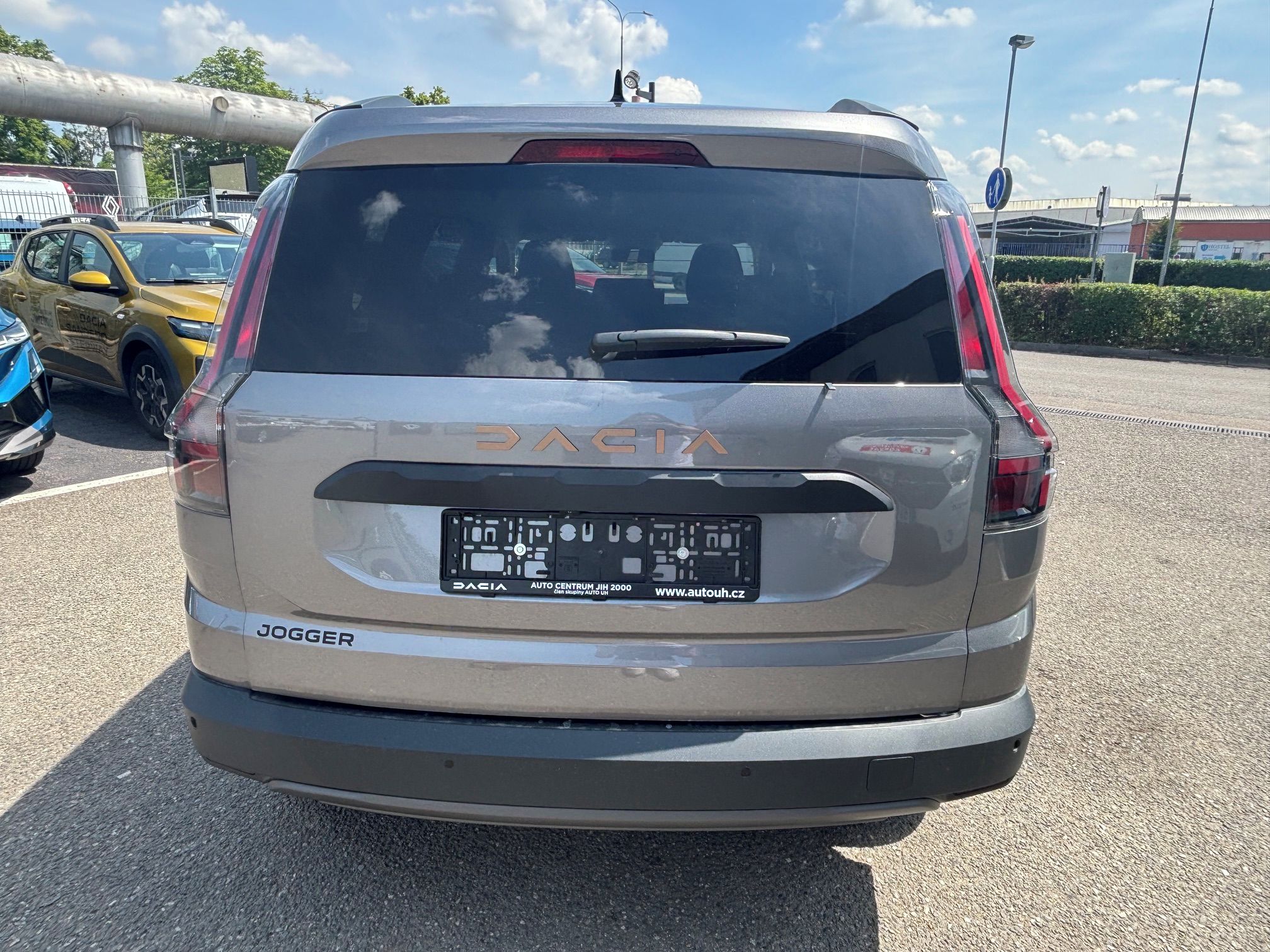 Dacia Jogger, Extreme Eco-G 120 auto 7 míst - fotka 4