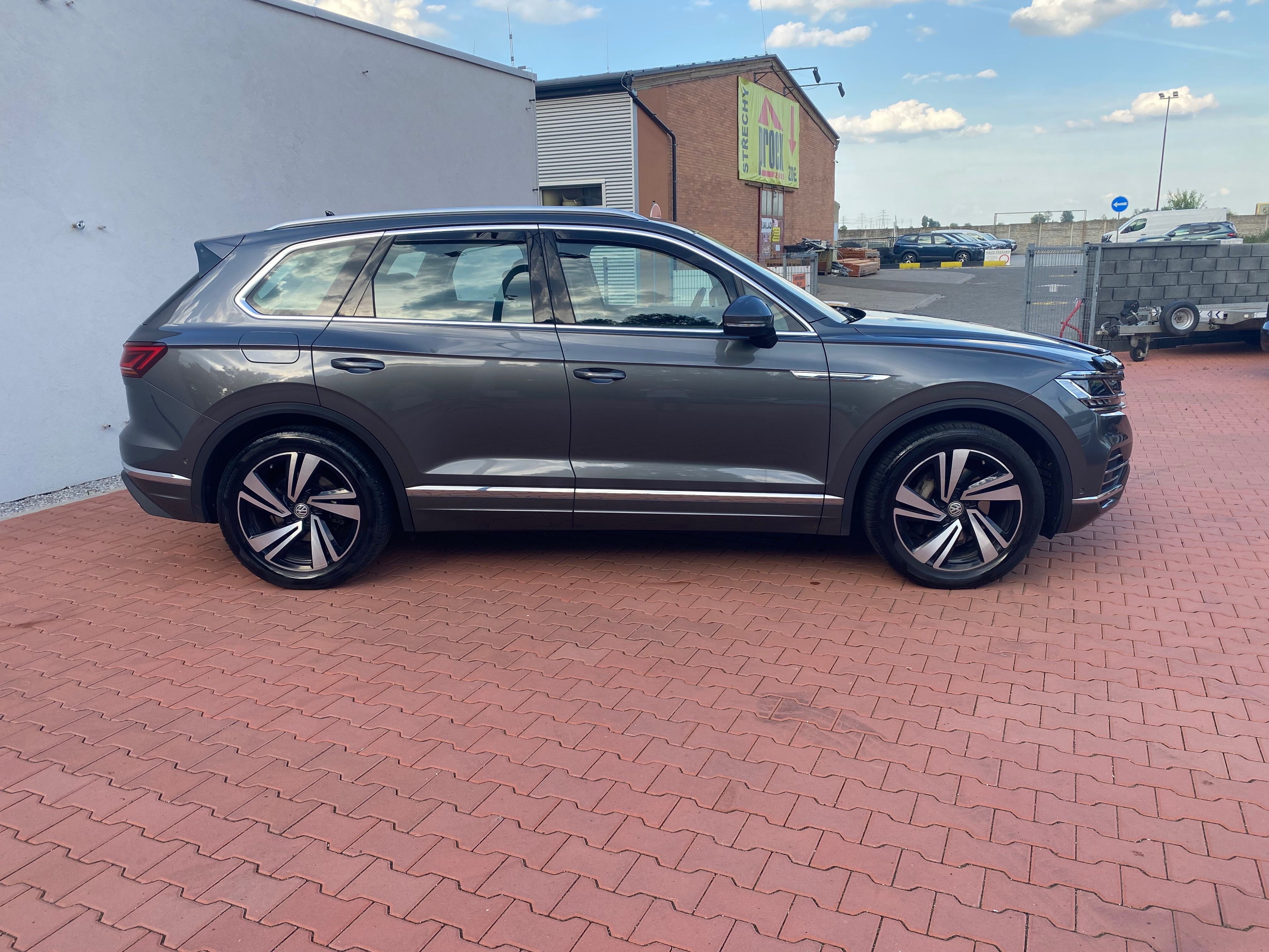 Volkswagen Touareg, VW TOUAREG V6 210/kw ČR 1 maji - fotka 4