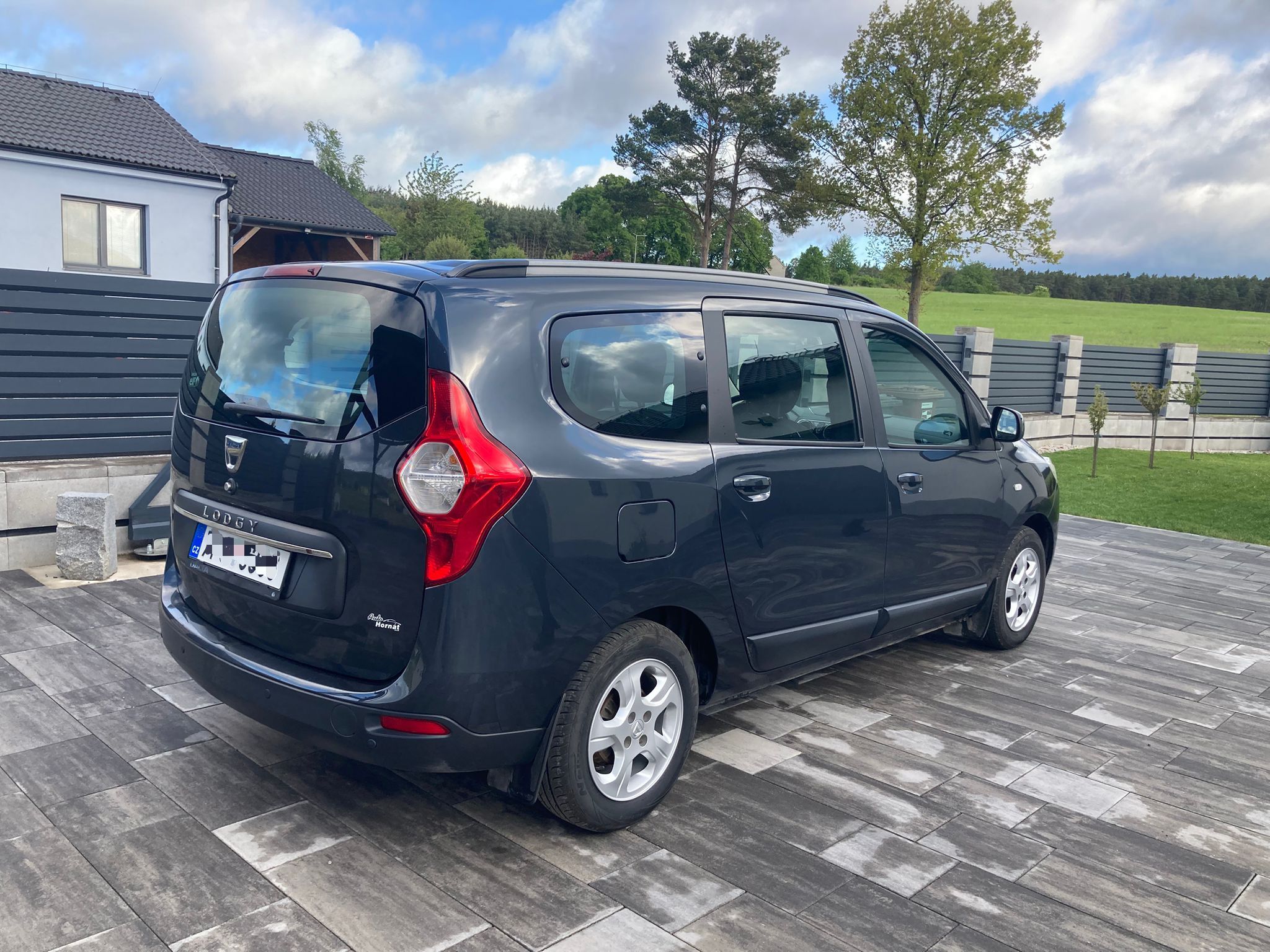Dacia Lodgy, 1,6SCe 75kW Arctica 7 míst - fotka 4