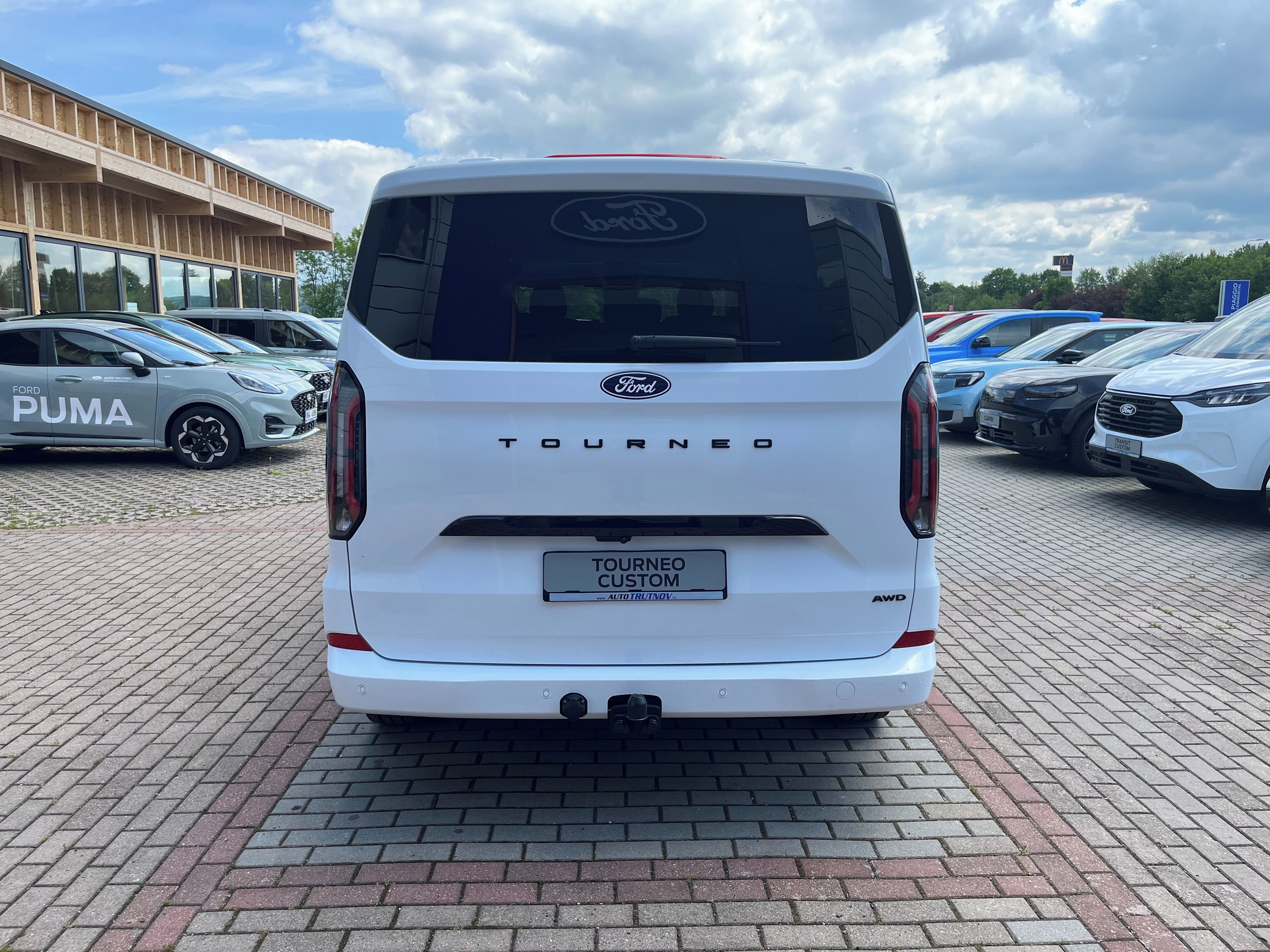 Ford Tourneo Custom, 2.0EcoBlue 125kW TitaniumL2AWD - fotka 4