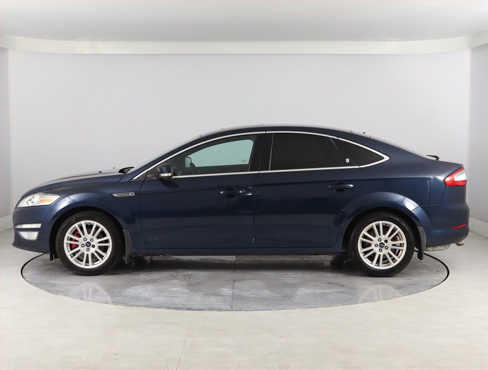 Ford Mondeo, 1.6 EcoBoost, Xenony - fotka 3