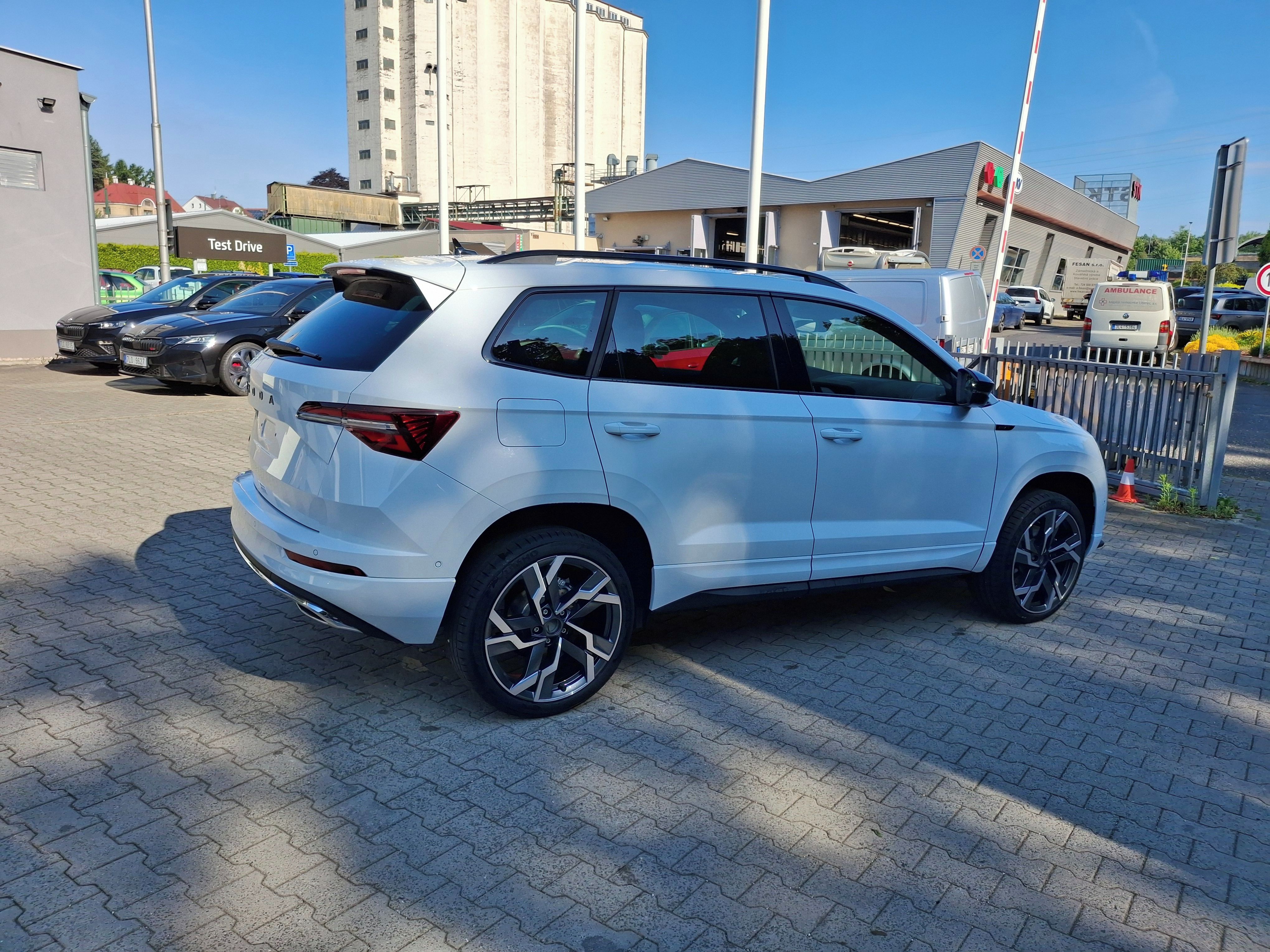 Škoda Karoq, Sportline 1,5 TSI 110 kW DSG - fotka 6