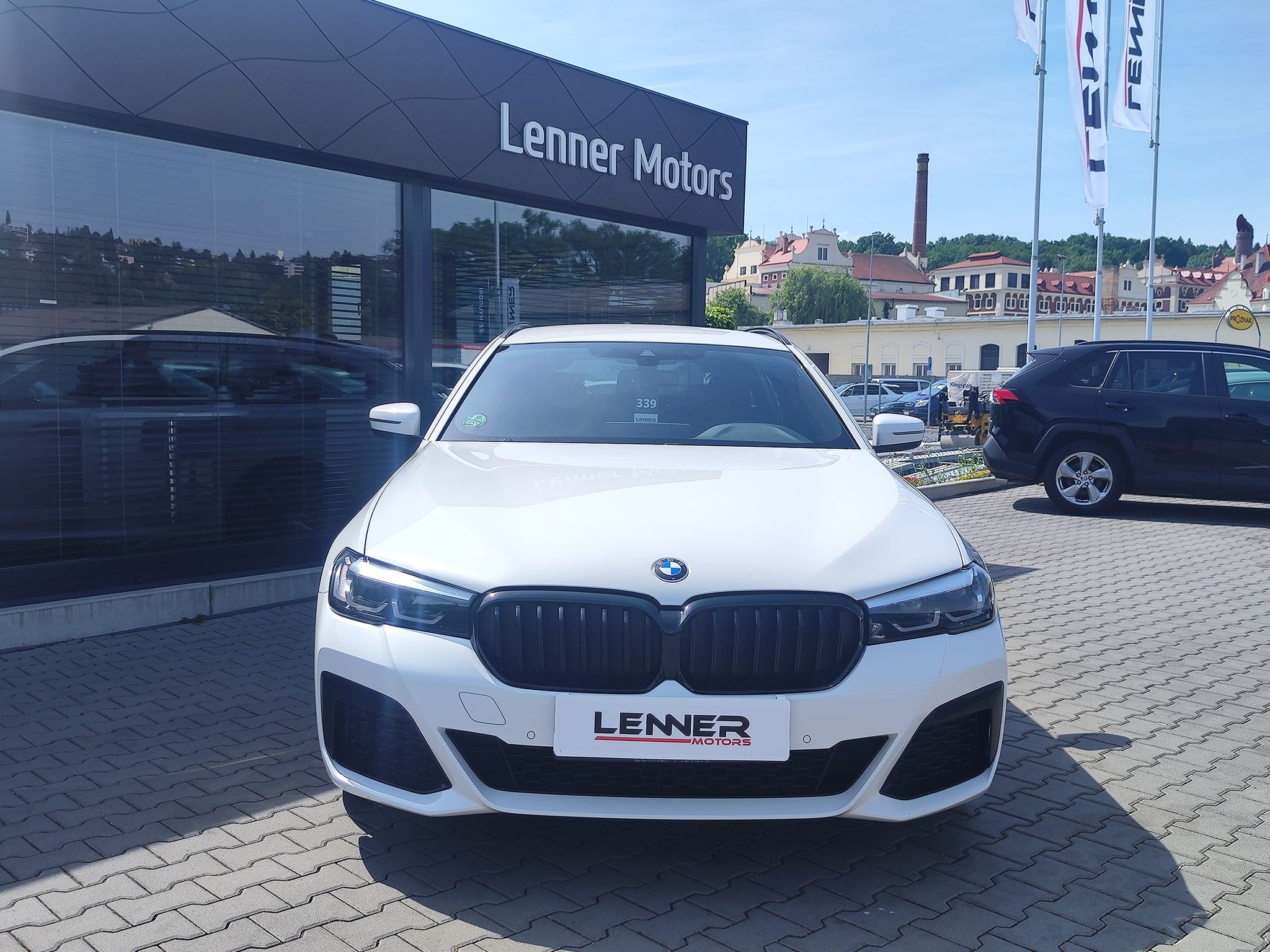 BMW Řada 5, 520d/140kW xDrive Touring AT - fotka 2