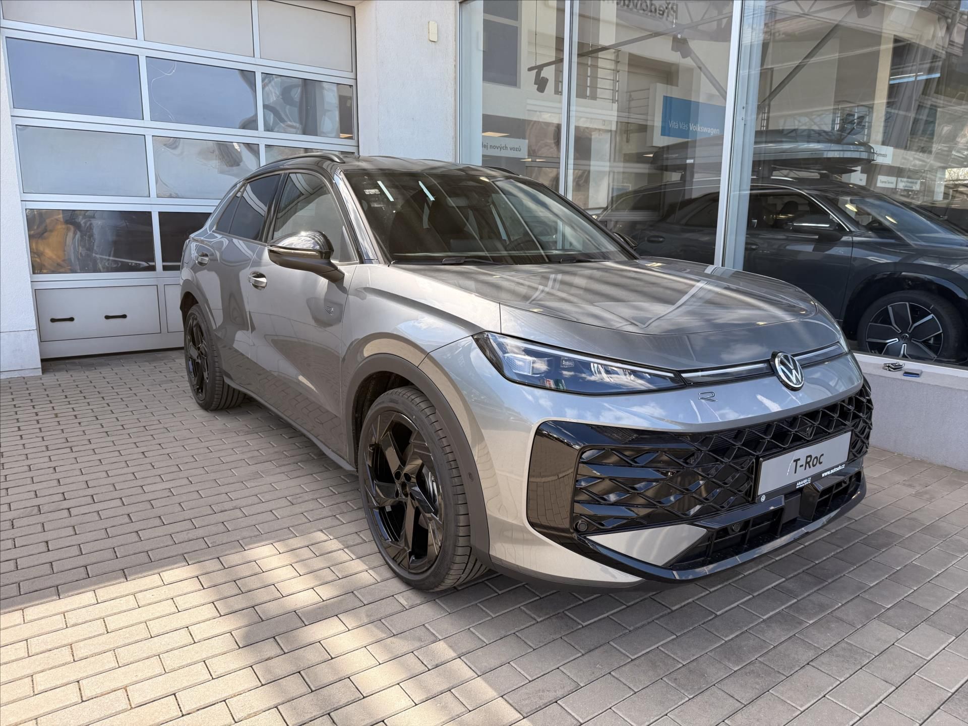 Volkswagen T-Roc, 1,5 eTSI 110 kW 7DSG  R-Line - fotka 3