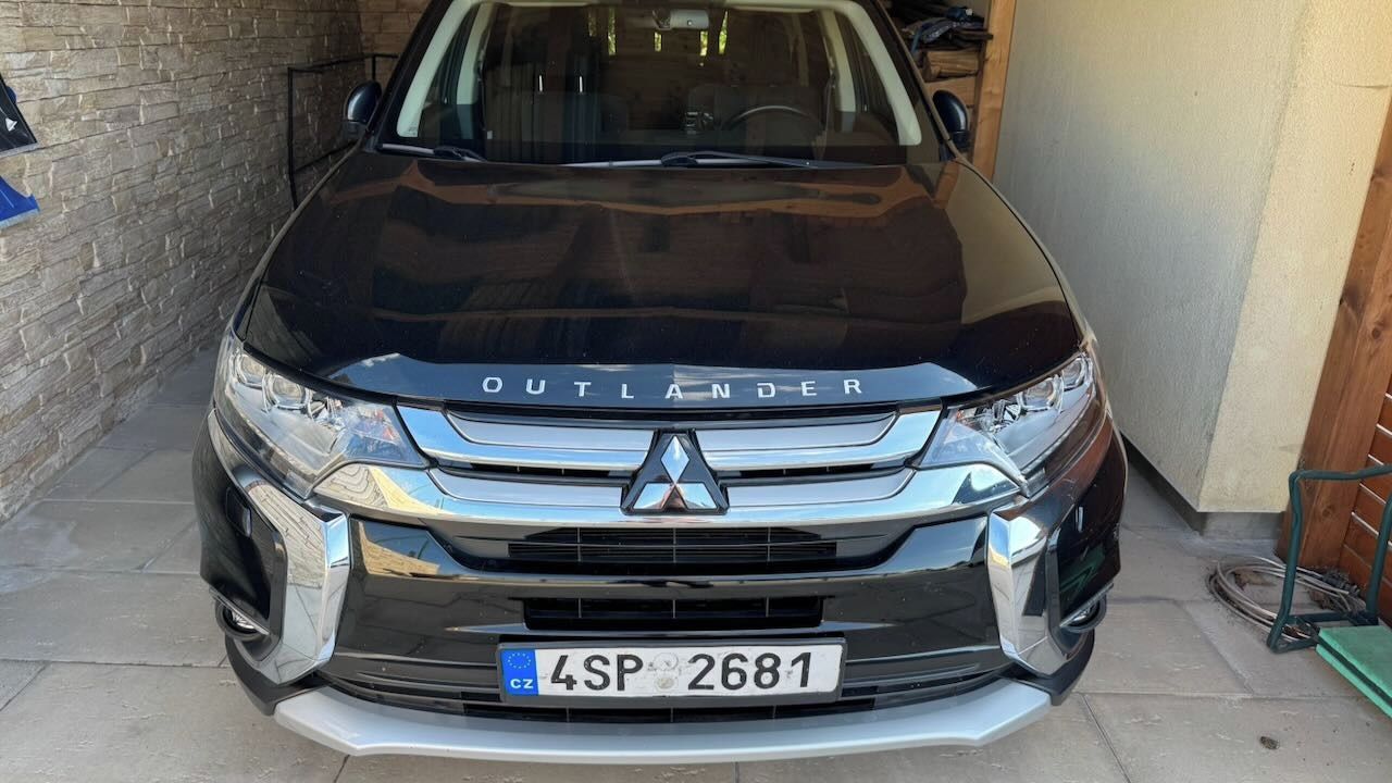 Mitsubishi Outlander, 2.2 DI-D, 4x4, Manuál, Tažné - fotka 3