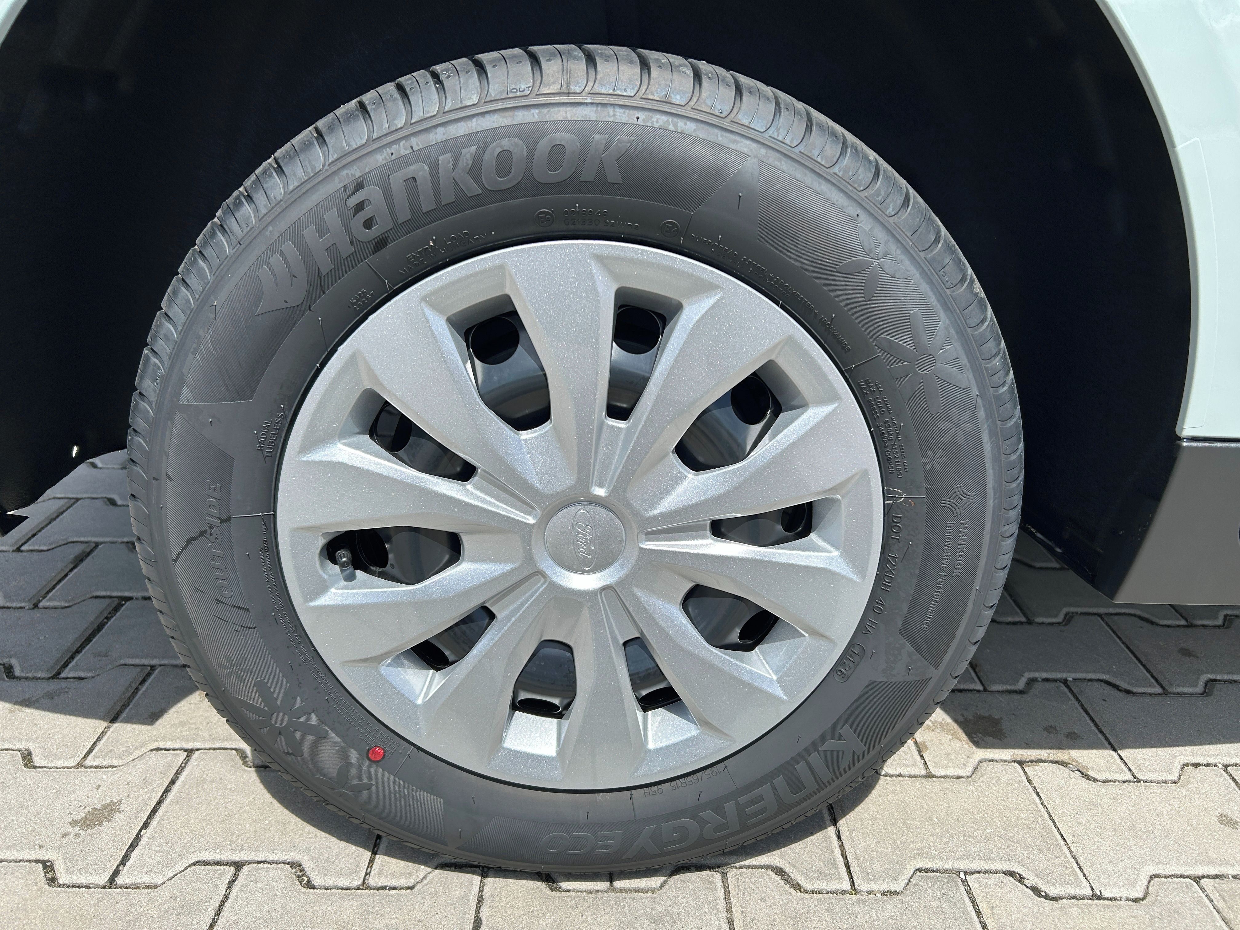 Ford Tourneo Courier, 1.0 EcoBoost 92 kW Trend L1 - fotka 4