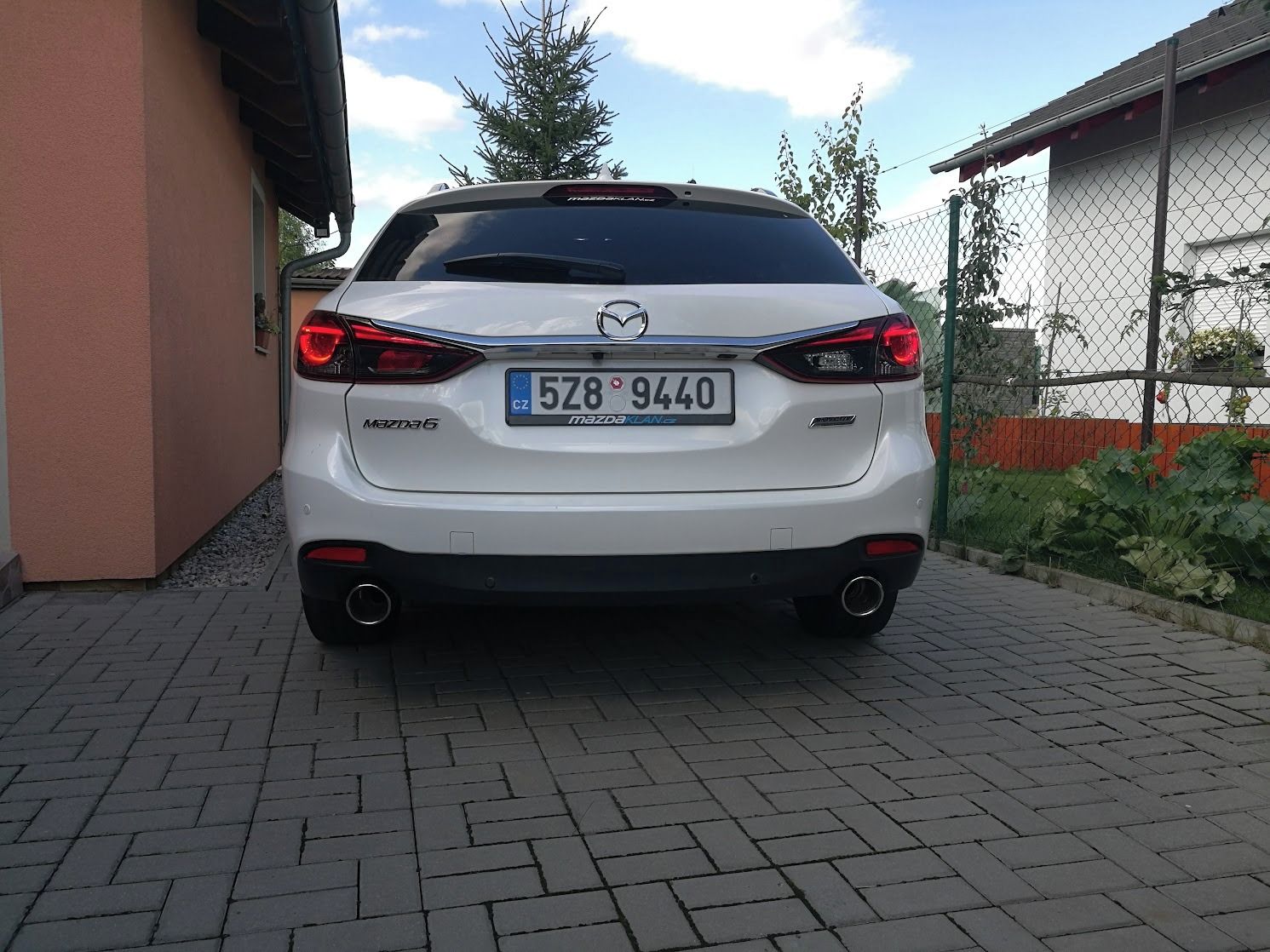 Mazda 6, 2.5 SKYACTIV-G 141 kW AT TOP - fotka 4