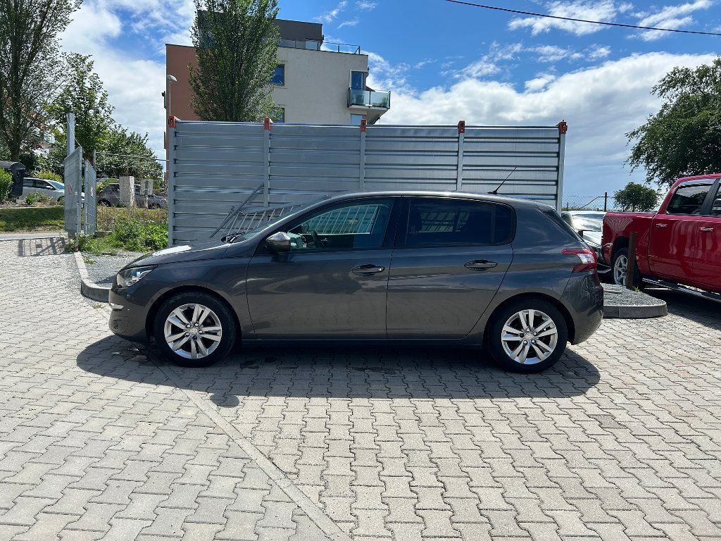Peugeot 308, Active 1,2 Turbo 81kW MT5 - fotka 2