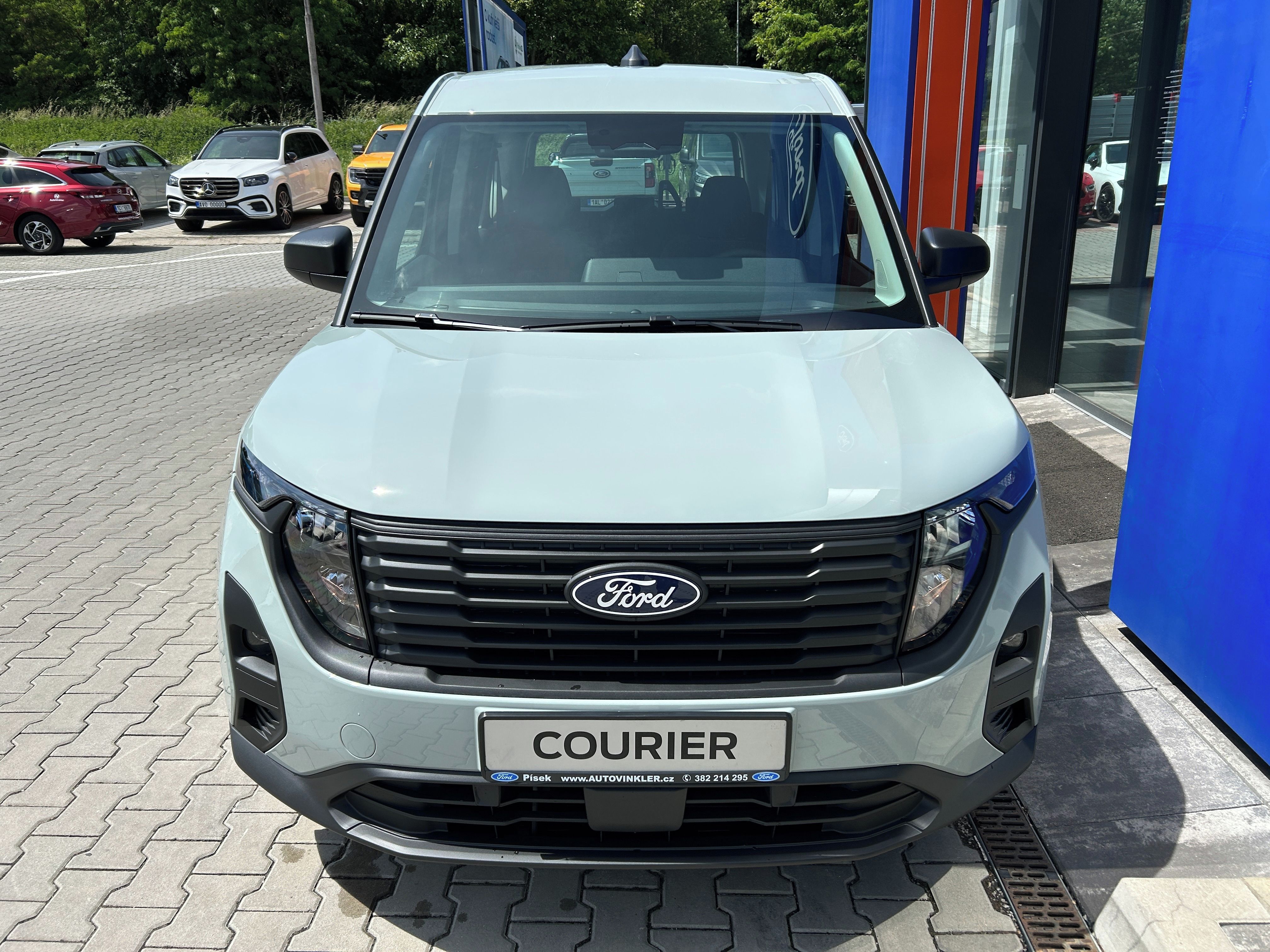 Ford Tourneo Courier, 1.0 EcoBoost 92 kW Trend L1 - fotka 2