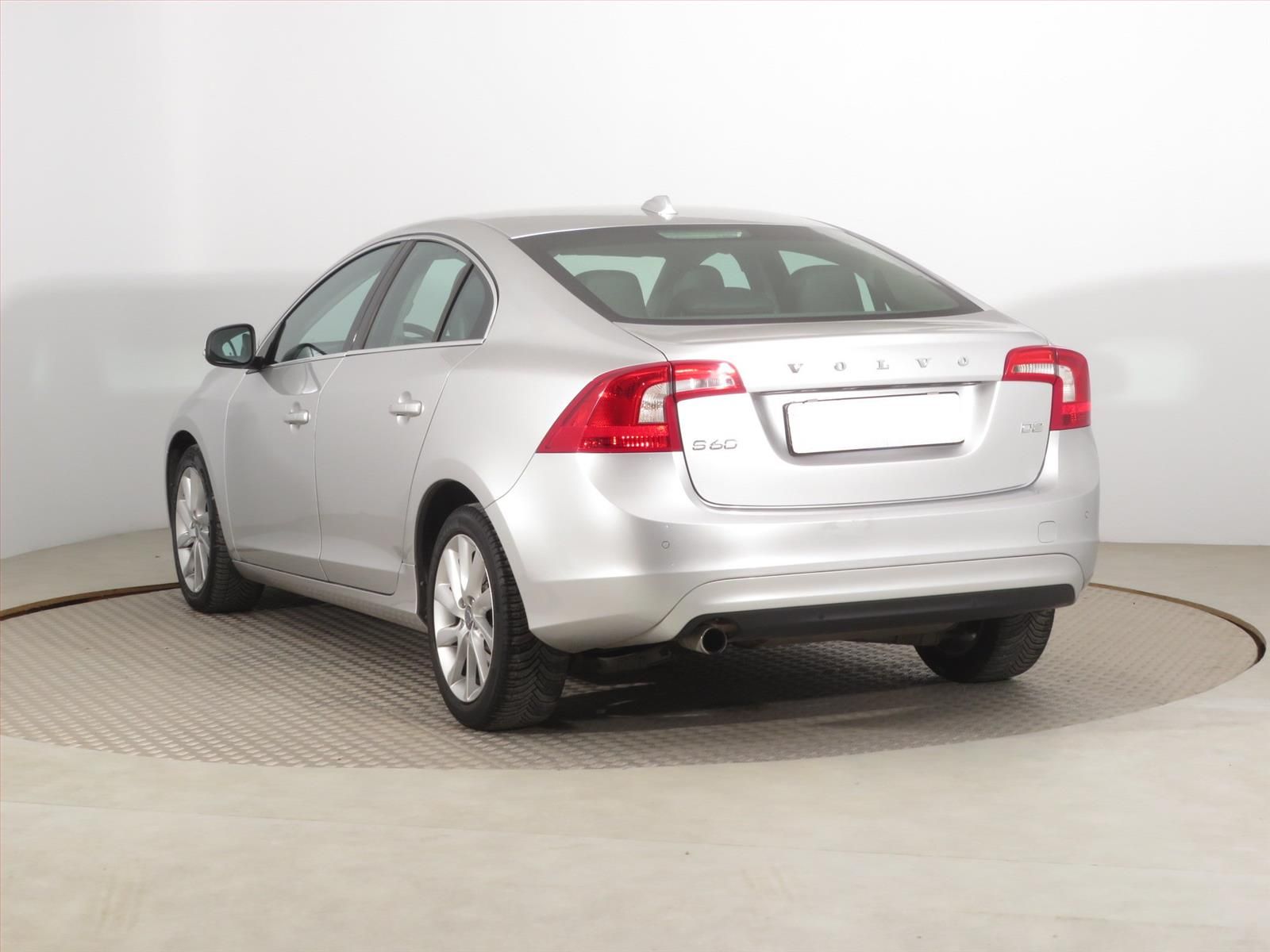 Volvo S60, D2, Serv.kniha - fotka 4