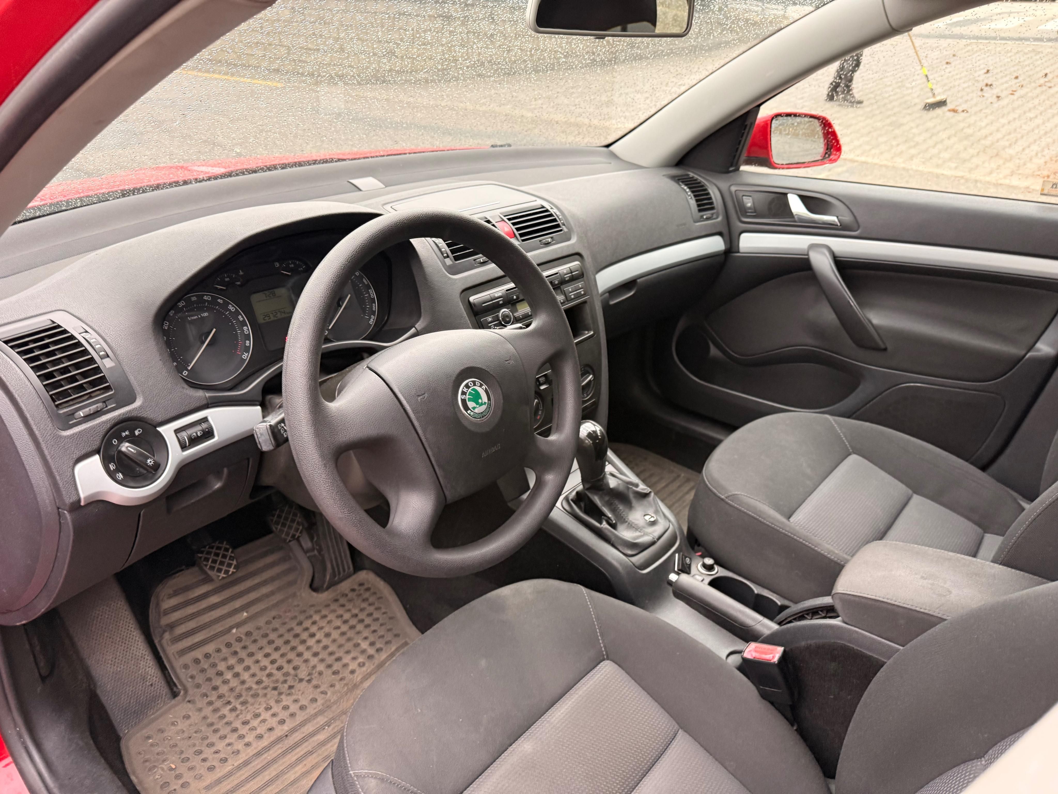 Škoda Octavia, 1.6i 75Kw LPG - fotka 4
