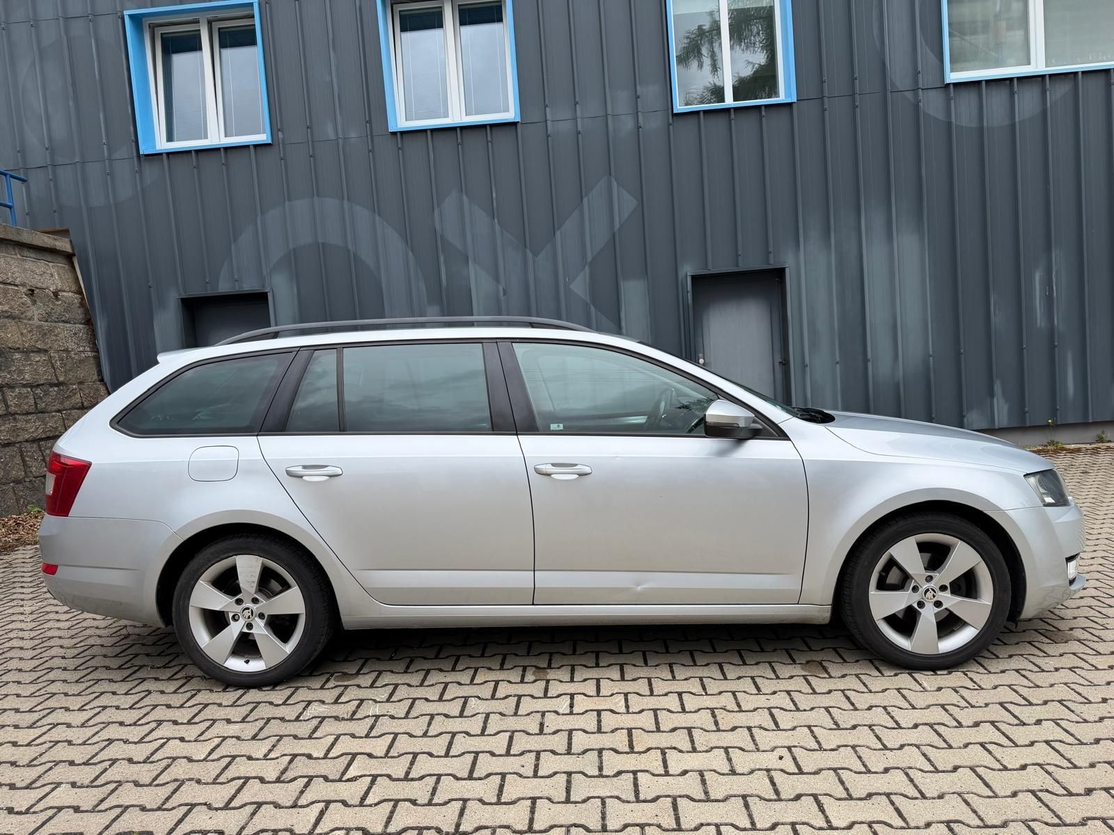 Škoda Octavia, 2,0 TDI 4x4 /servis.kn. /110kW - fotka 4