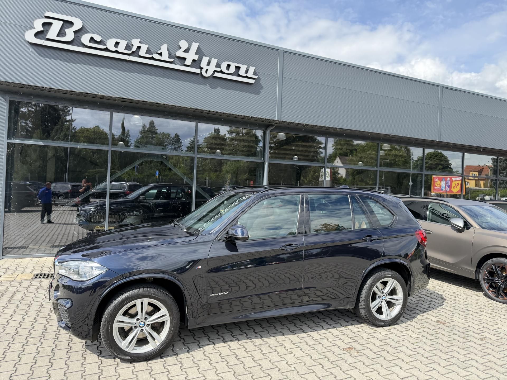BMW X5, 30XD 190kW M-PAKET PANORAMA!!! - fotka 5