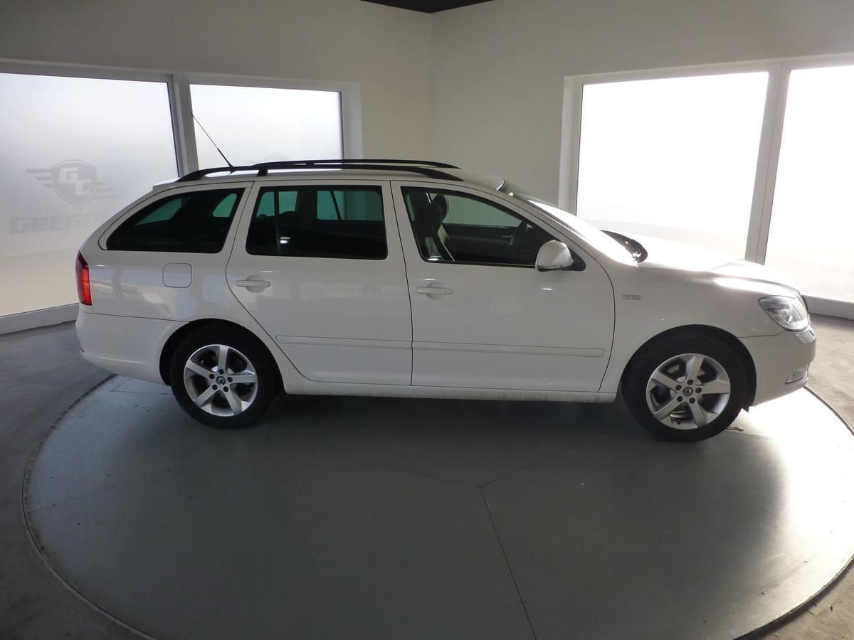Škoda Octavia, 2,0TDI*VYHŘ.S**ALU**XENON**4X4 - fotka 4