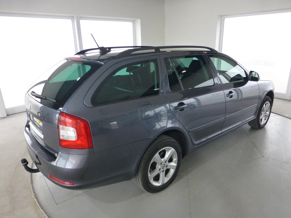 Škoda Octavia, 2,0TDI*VYHŘ.S*NAVIG**XENON*4X4 - fotka 6