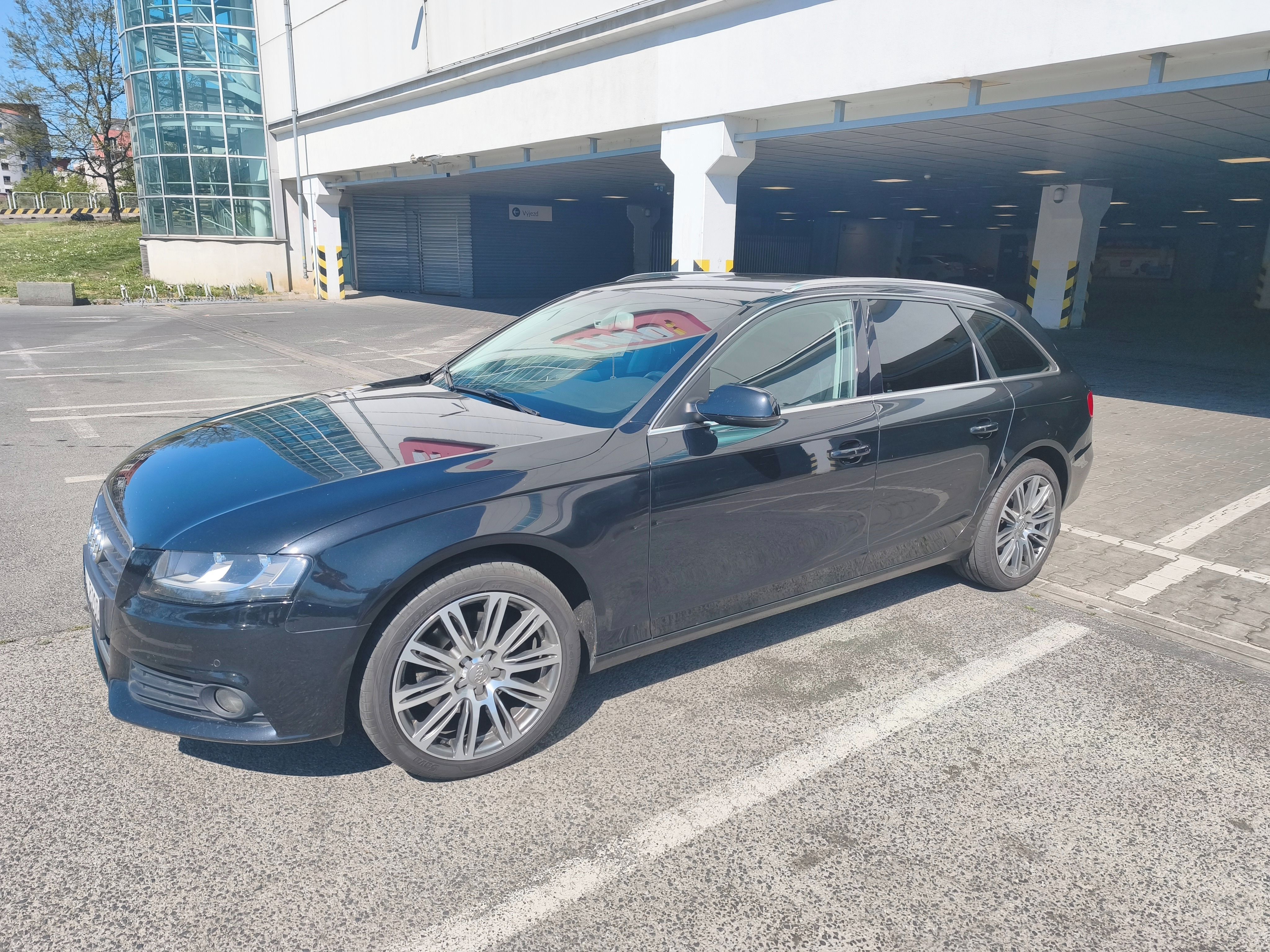 Audi A4, Audi A4 B8 - fotka 3