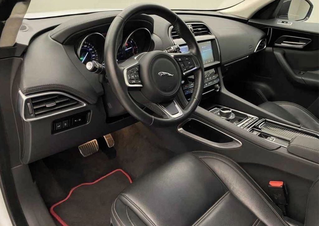 Jaguar F-Pace, Jaguar F-pace 2.0D Prestige - fotka 4