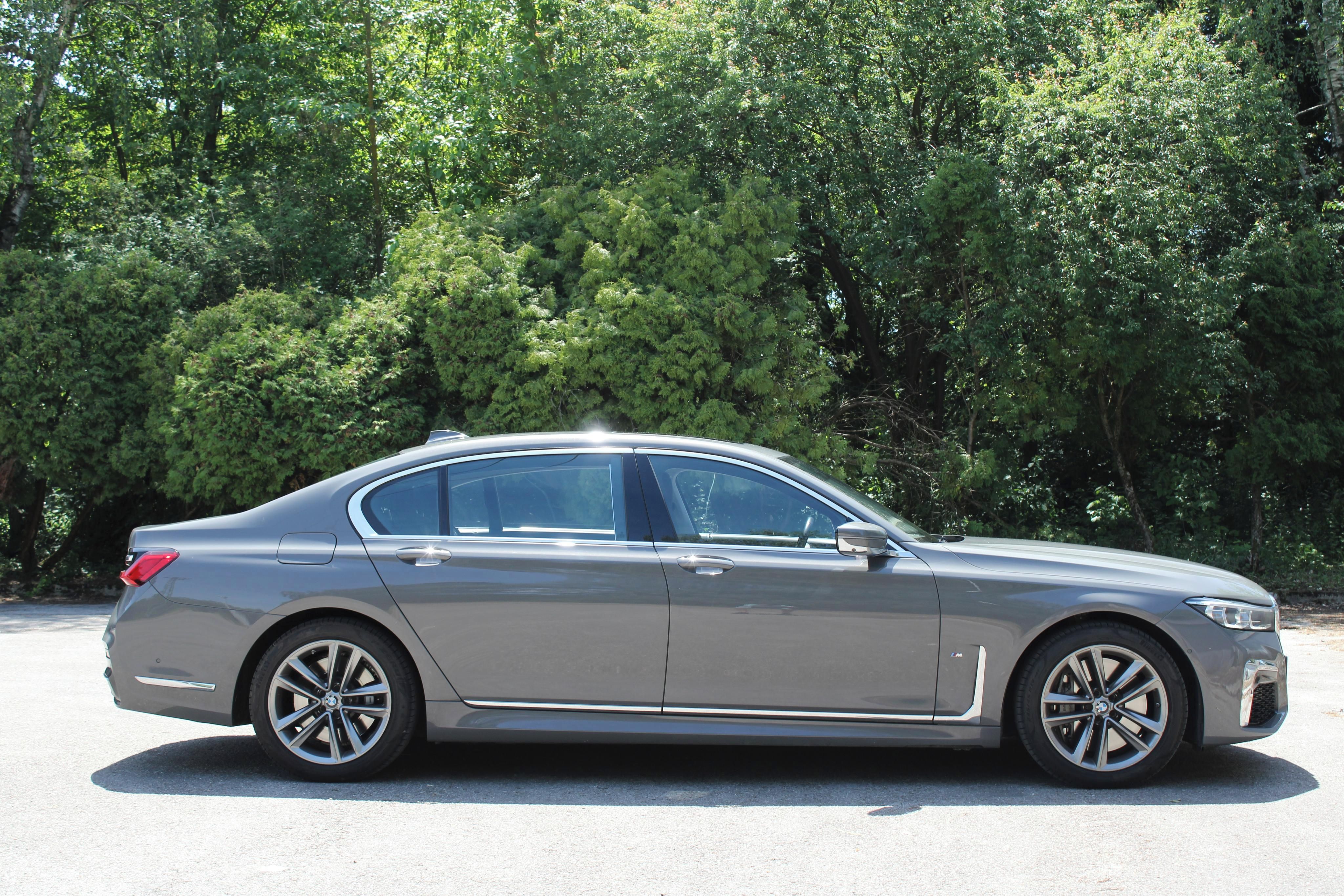 BMW Řada 7, BMW 750i Long, xDrive, 390kW - fotka 3