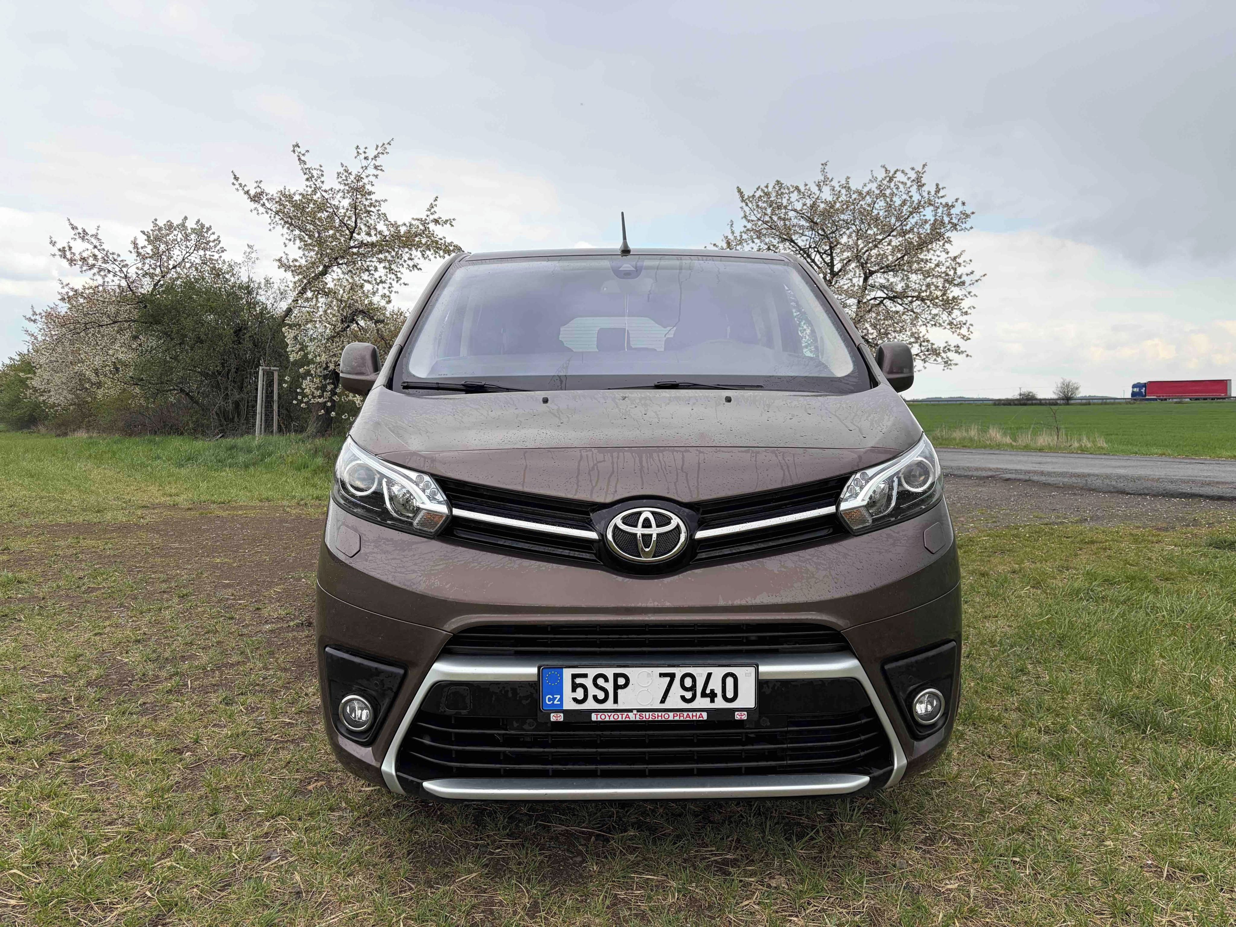 Toyota Proace Verso, 2.0 D-4D 14 AT - fotka 6
