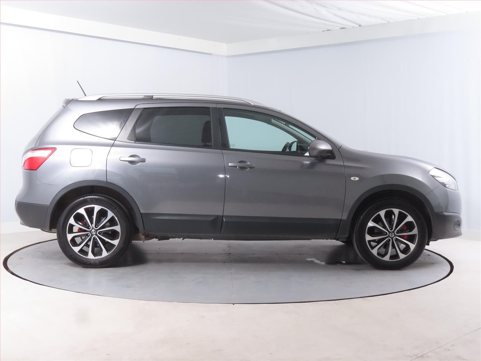 Nissan Qashqai, 1.6 i, 7 míst, Navi - fotka 6