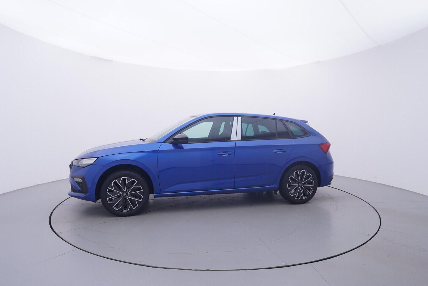 Škoda Scala, Dynamic 1,0 TSI 85 kW - fotka 2
