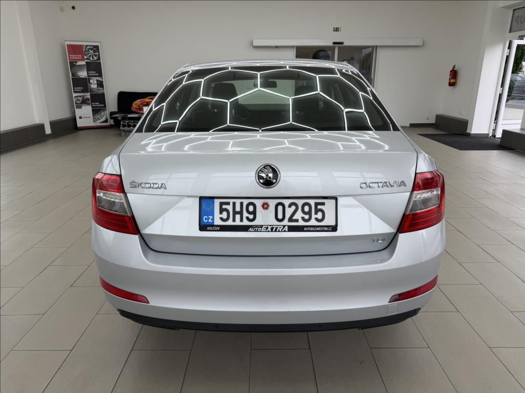 Škoda Octavia, 1,6 TDi,digiklima,vyhř.sed,tem - fotka 6