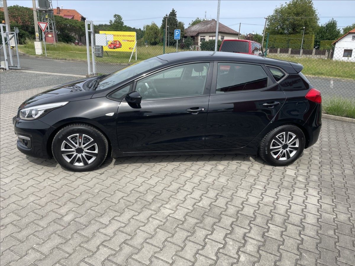 Kia Cee´d, 1,4 16V ČR PROVOZ 12/2017 SERV - fotka 5
