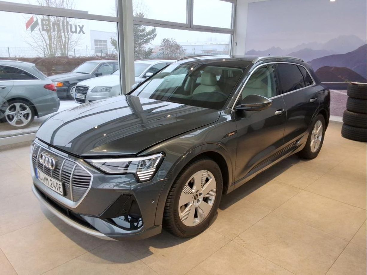 Audi e-tron, 55 300kW S-Line Quattro Tažné