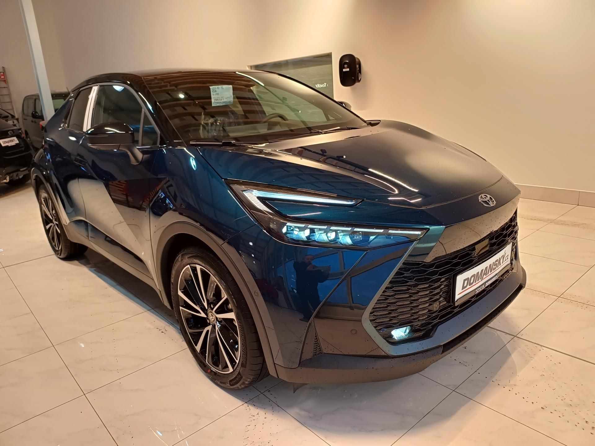 Toyota C-HR, 2.0 HEV Executive PREM. EDI. - fotka 2