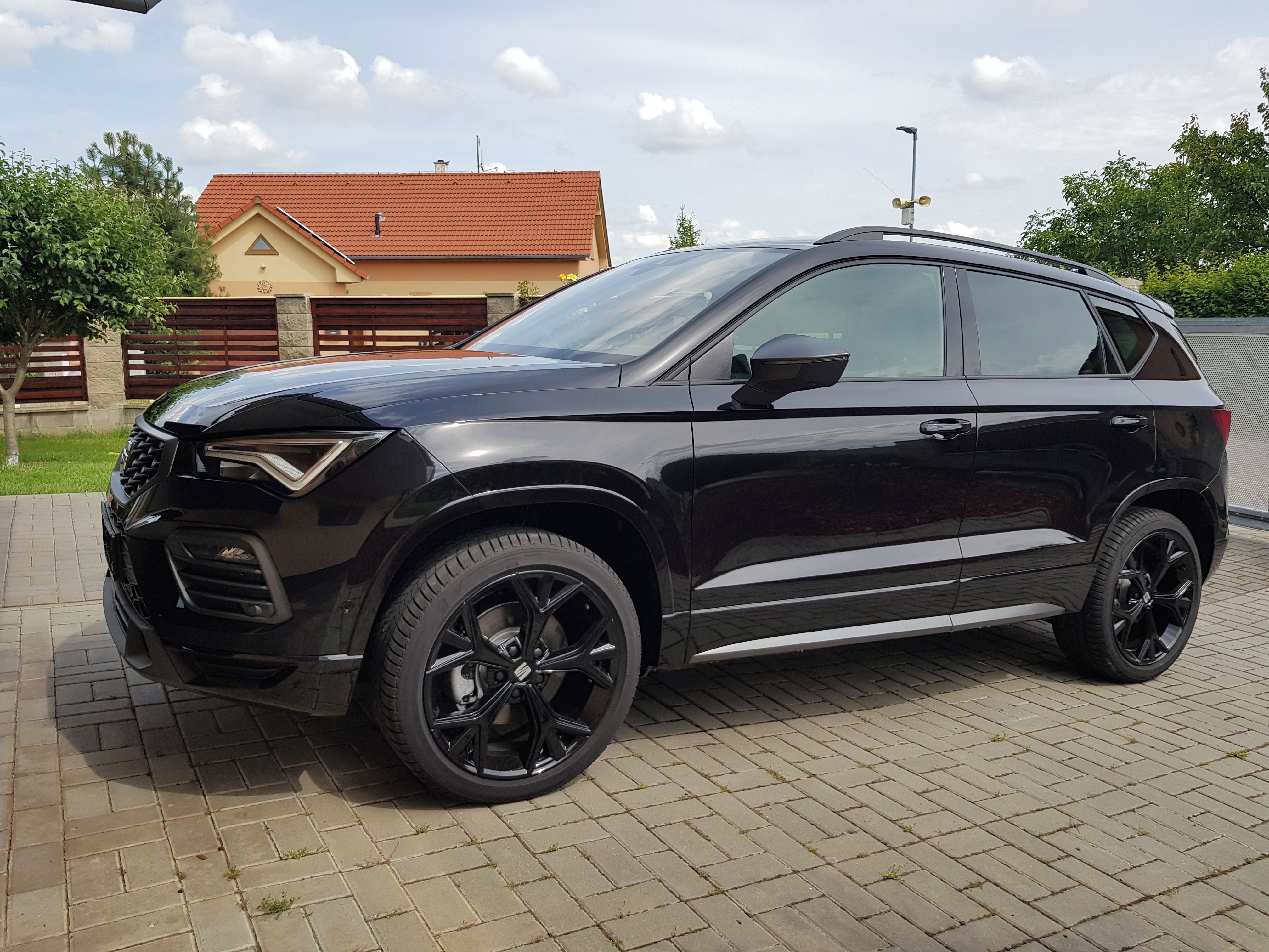 Cupra Ateca, Seat Ateca 2.0TSI 140KW FR - fotka 4