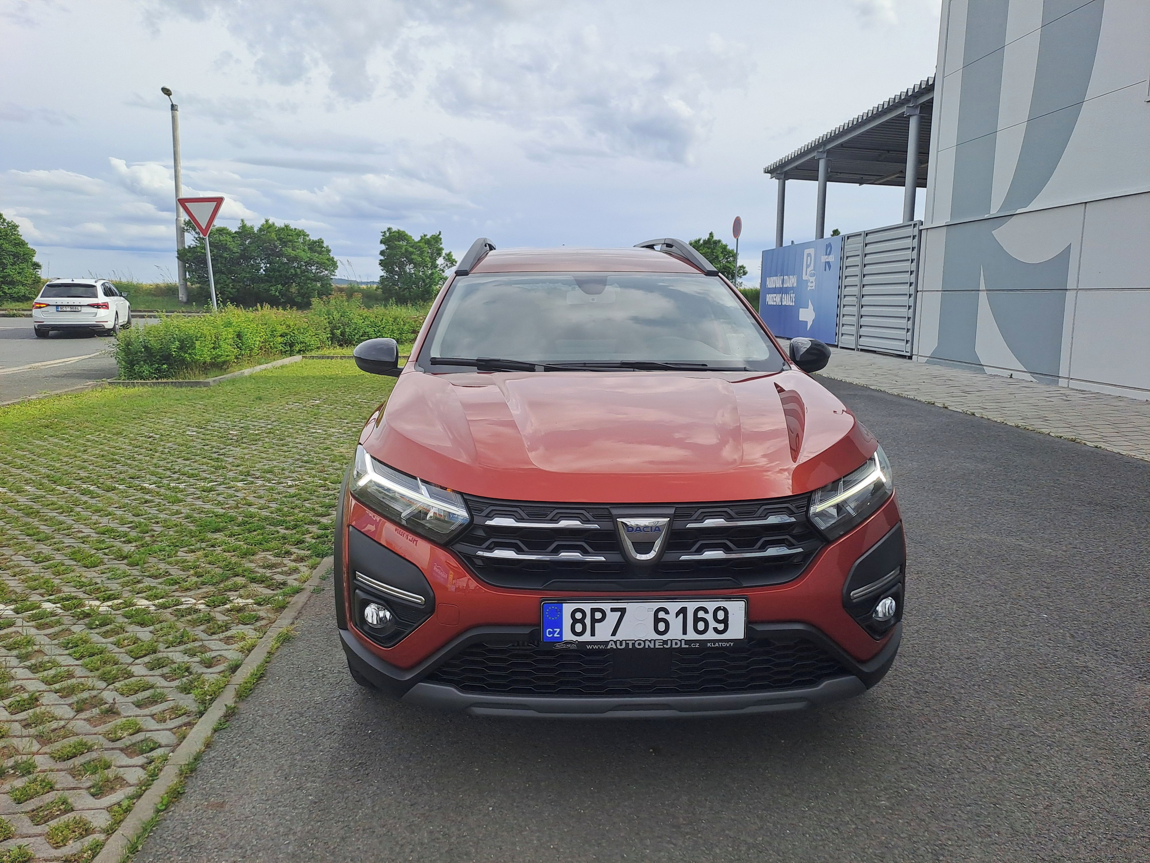 Dacia Jogger, 1.0TCE LPG 7.MÍSTNÉ, EXTREME+ - fotka 2