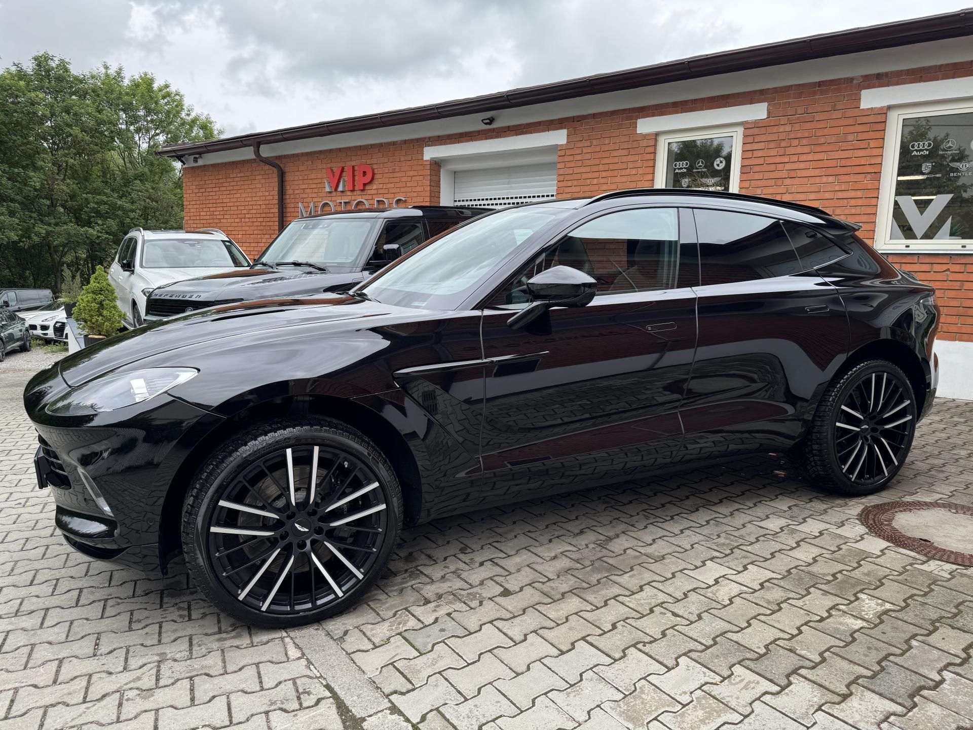 Aston Martin DBX, V8-BLACK-R23-ZÁRUKA-12TKM - fotka 2